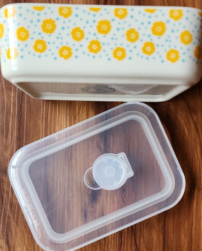 Pioneer Woman ~ Ceramic Food Storage Container ~ Breezy Blossom Pattern ~ Small