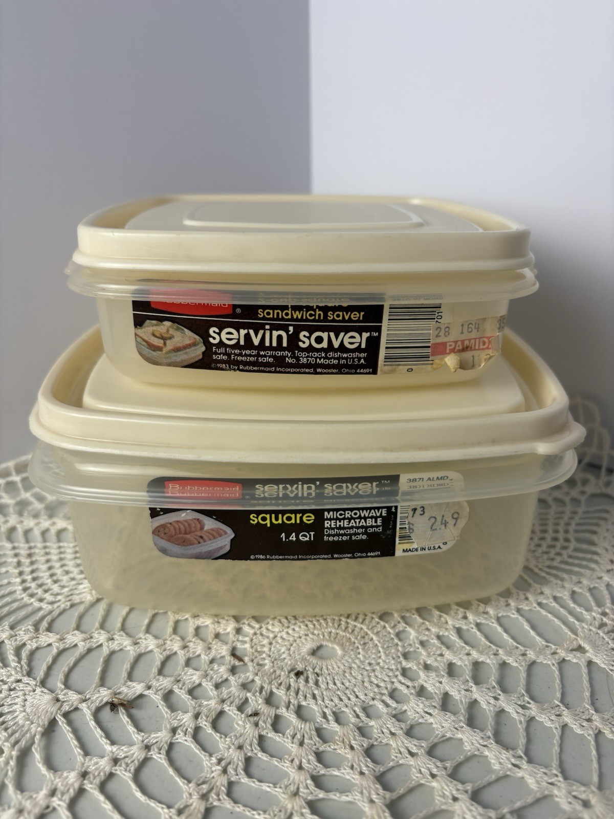 VTG Rubbermaid Servin Saver 2 Cup And 5 Cup Gently Used With Original Labels.