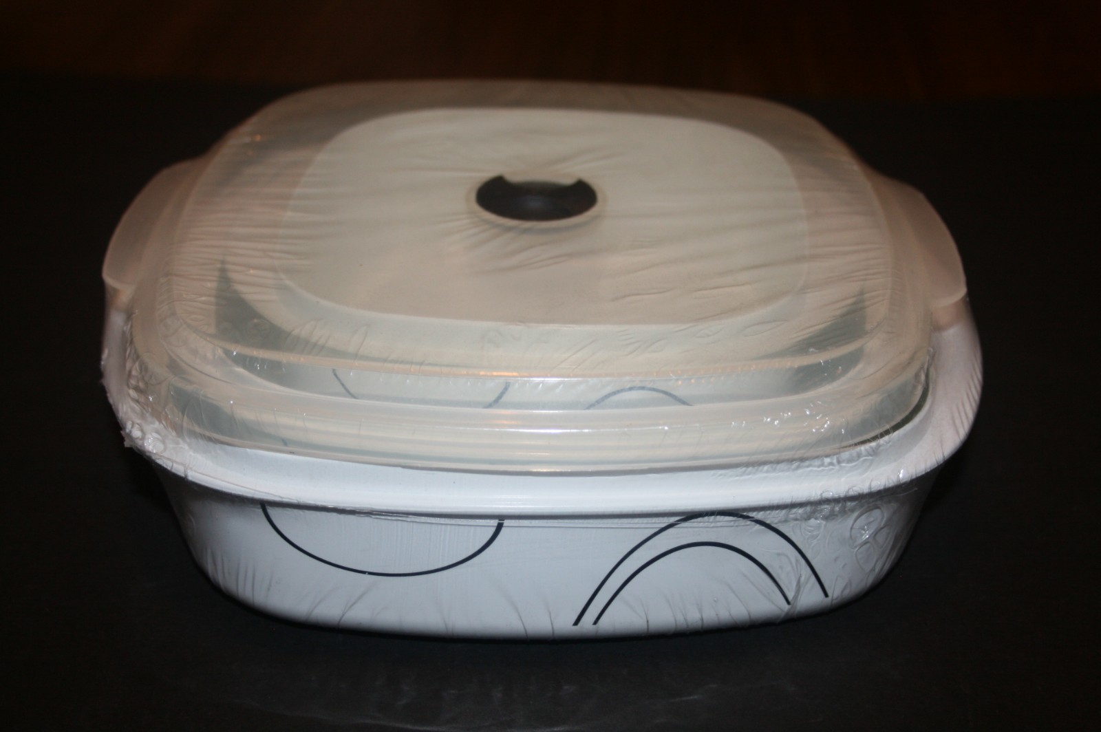Corelle Simple Lines Microwave Steamer Storage Set 3 ( rare ) sealed new