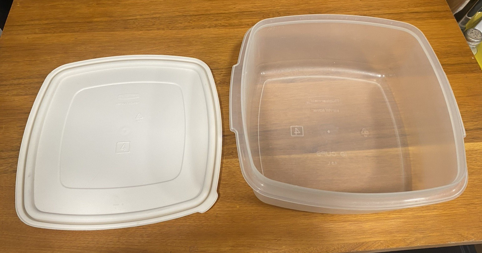 Tupperware ServIn Saver #4 19 cups 4.5L square Food Storage Container Almond Lid