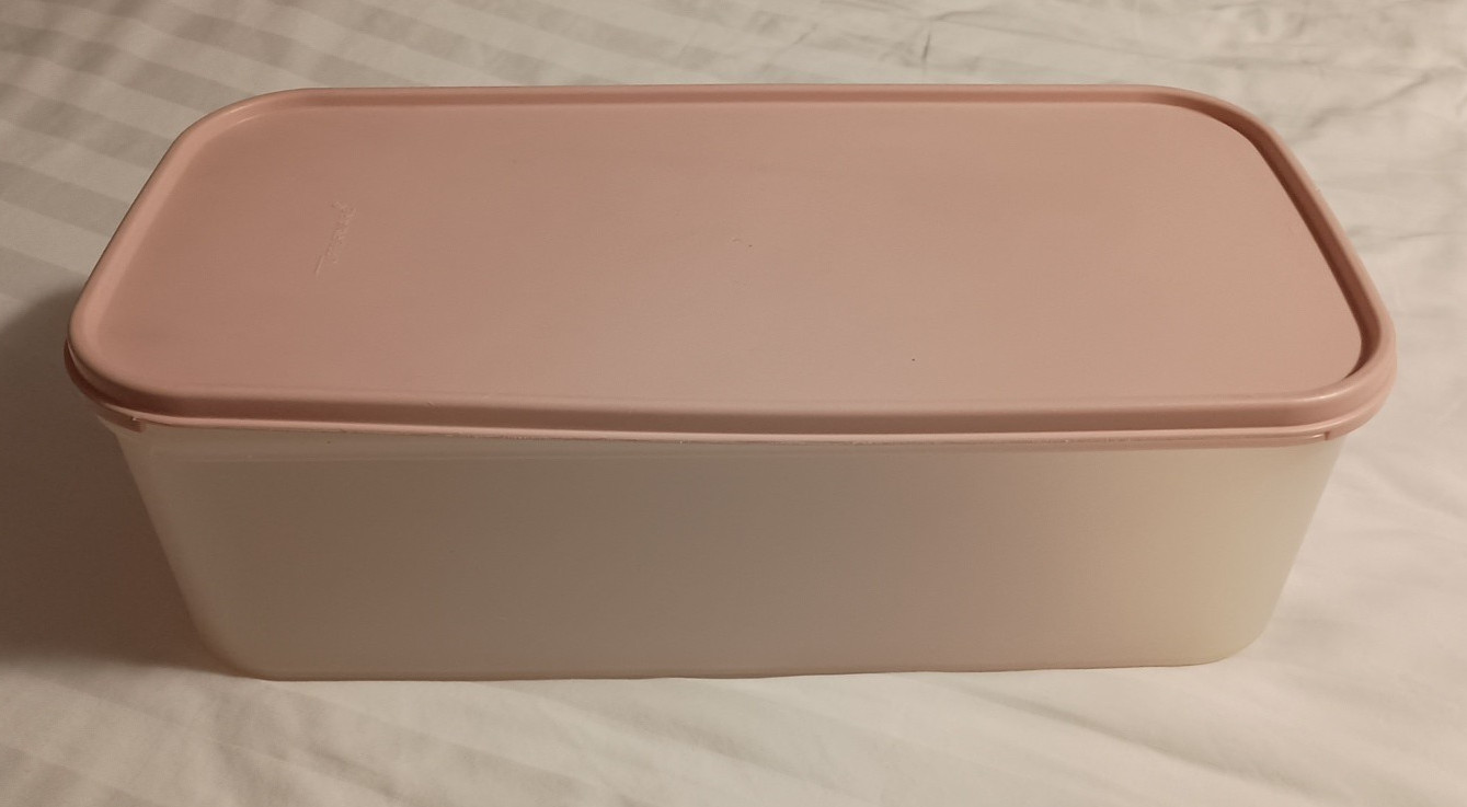 Tupperware Modular Mate Long #2 Rectangle 25c. Container Pink Vintage Bread 1718