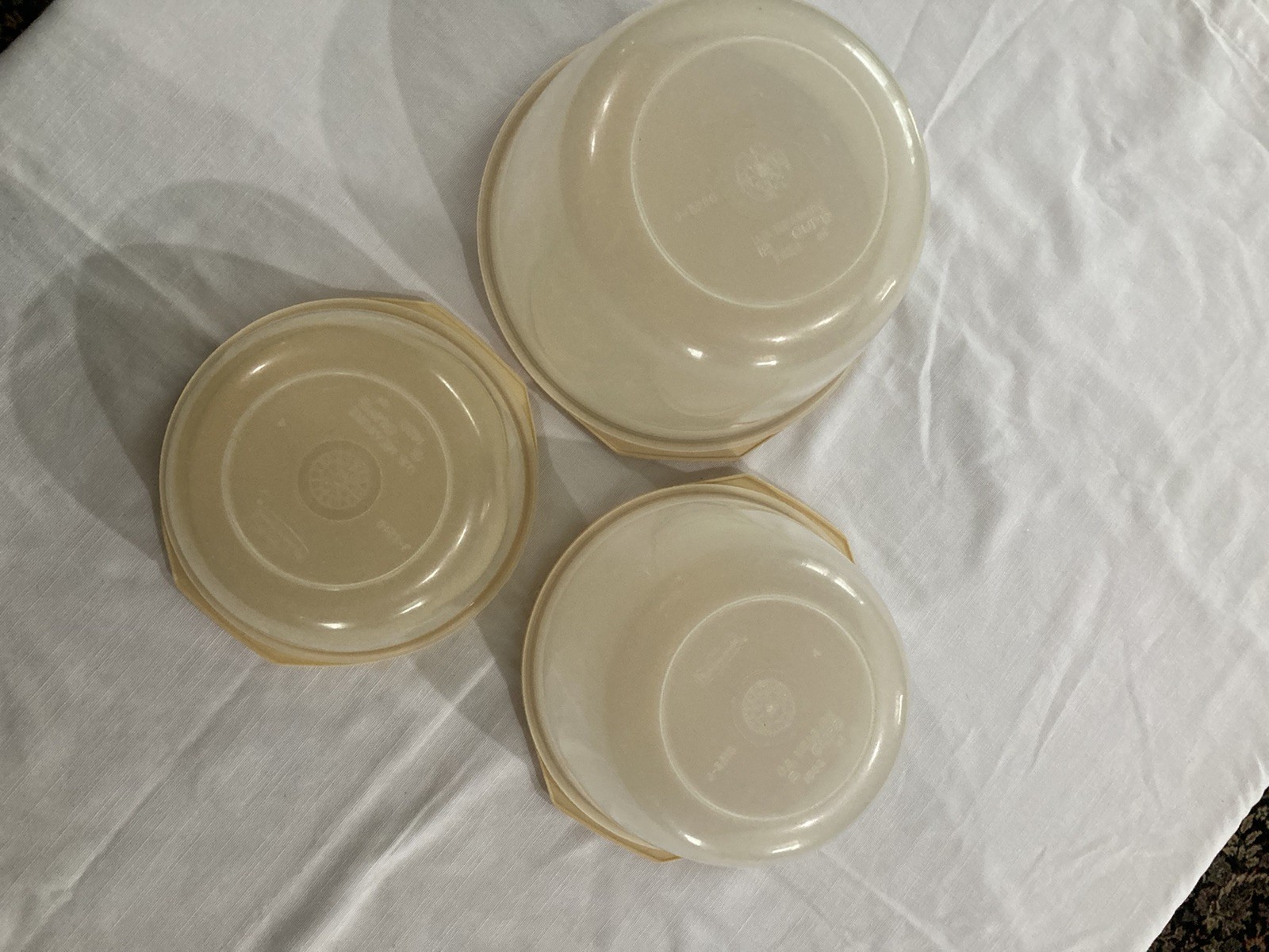 Vintage Rubbermaid Storage Nesting Bowls Set of 3 W/ Daisy Almond Lids