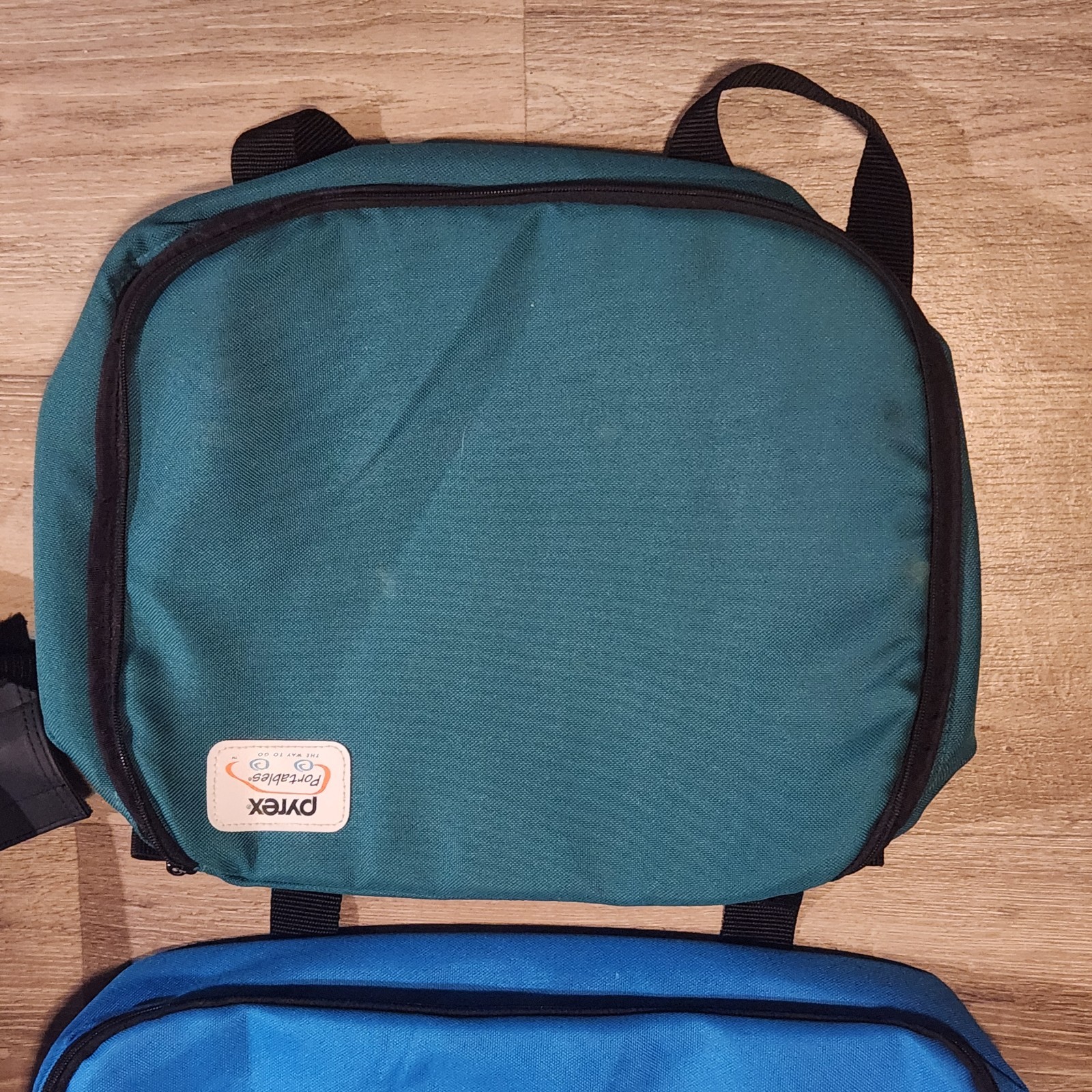 Pyrex Portables Way To Go Insulated Hot/Cold Travel Bag Lot Of 3 Blue Green