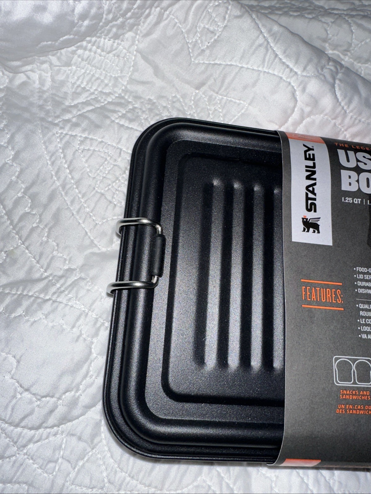 NWT Stanley Classic Series The Legendary Useful Box 1.25Qt/1.1L Matte Black