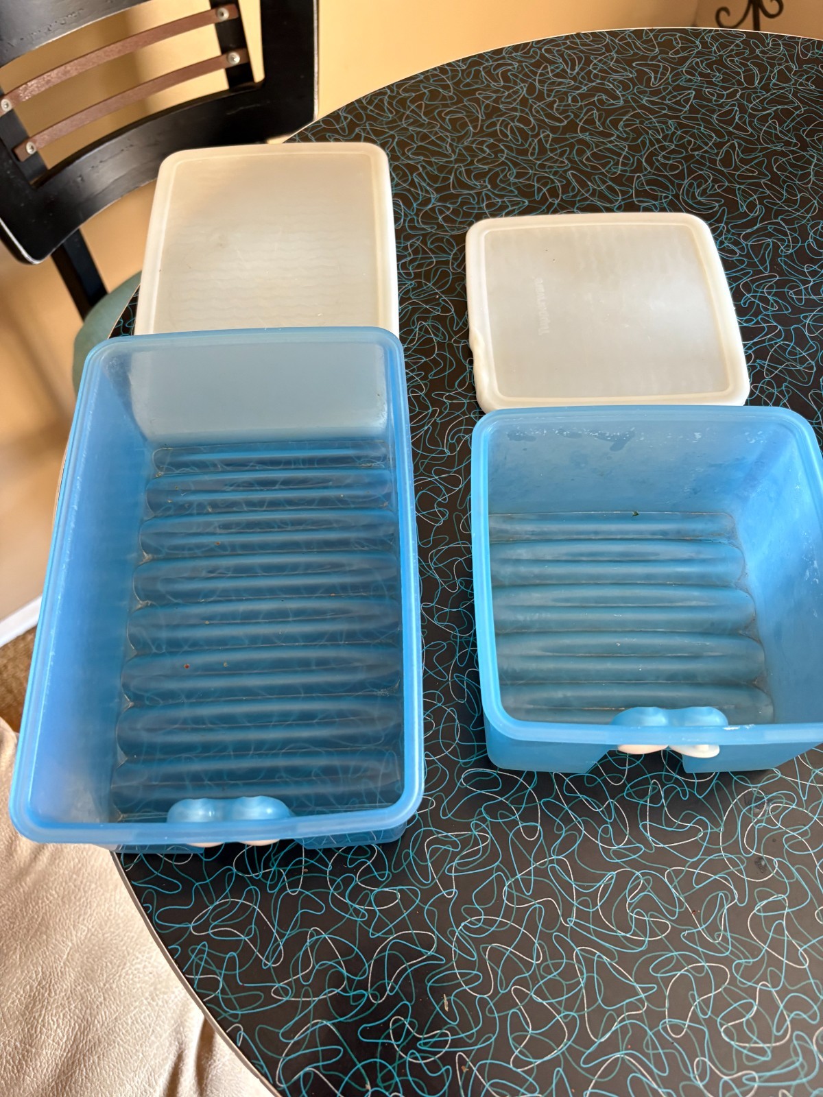 Tupperware FridgeSmart Vented Refrigerator Containers Blue With Lids