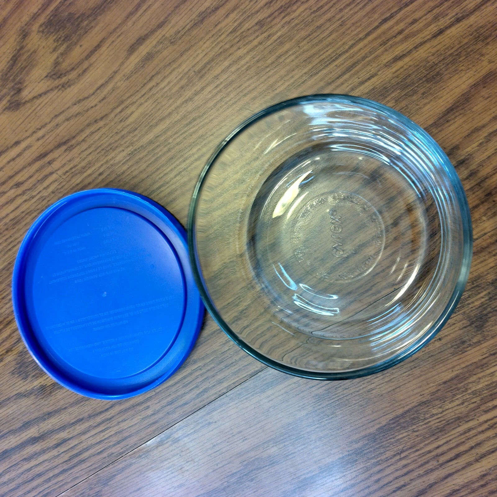 Pyrex 4 Cup-950 mL Glass Round Storage Container with Blue Lid 7201