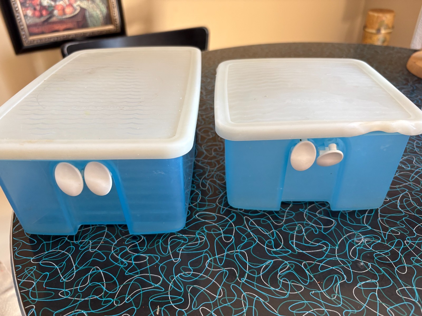 Tupperware FridgeSmart Vented Refrigerator Containers Blue With Lids