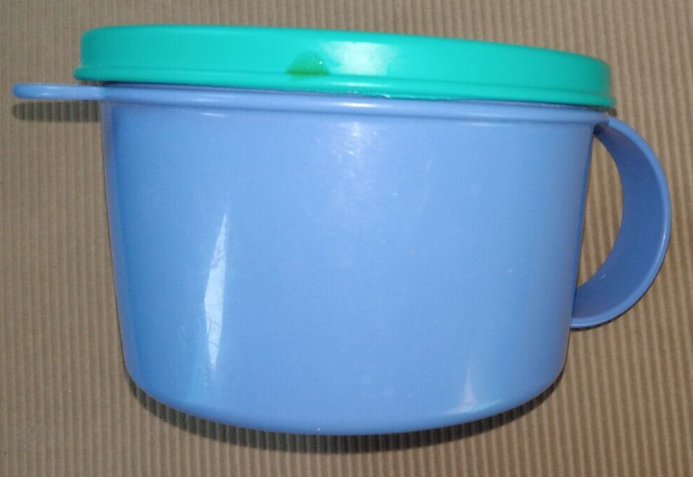 TUPPERWARE Blue Crystalwave 16 Oz Soup Mug #3155 w Aqua/White Vented Seal #3156