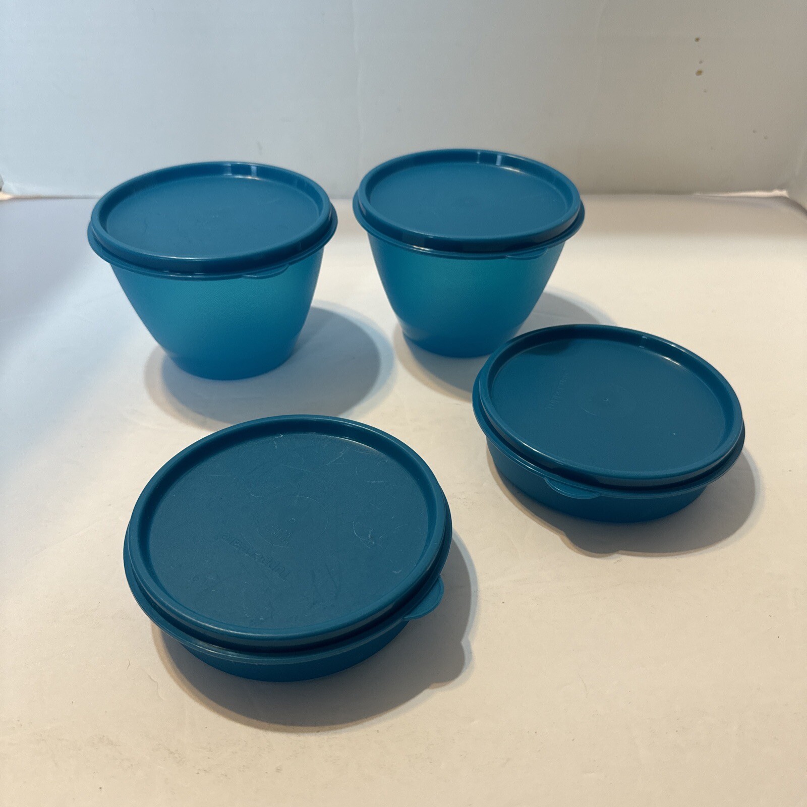 4 Tupperware Refrigerator Bowls 148D & 1286 Plus Seals Little Wonders Blue Aqua