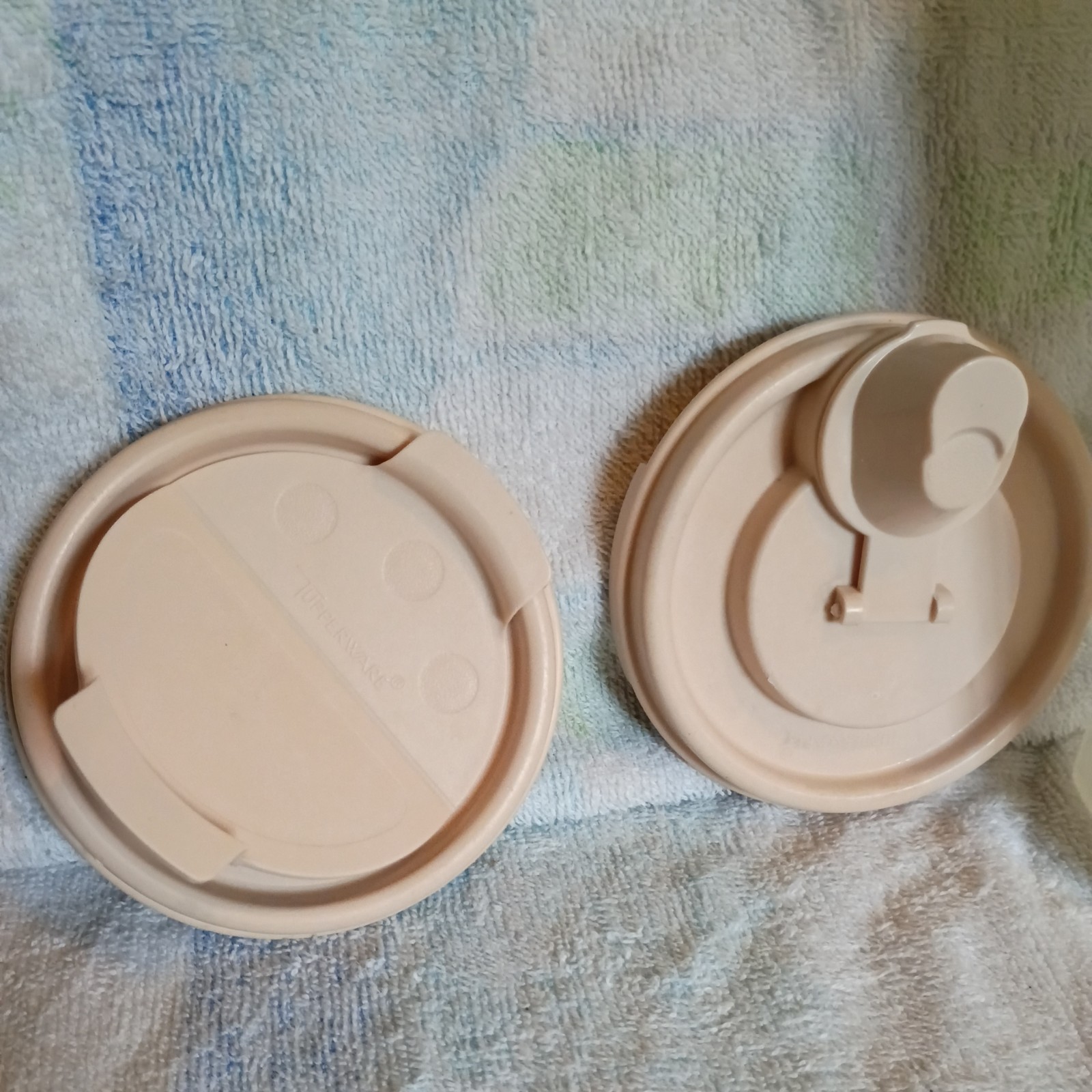 Tupperware Modular Mate Round #4 30 oz Parmesan Cheese Shake Pour Seal
