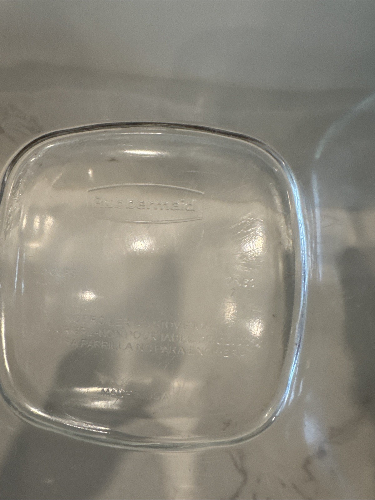 2 Rubbermaid Glass Food Storage Containers w/Lids 7N63-4 Cup and 7N62- 2.5 Cup