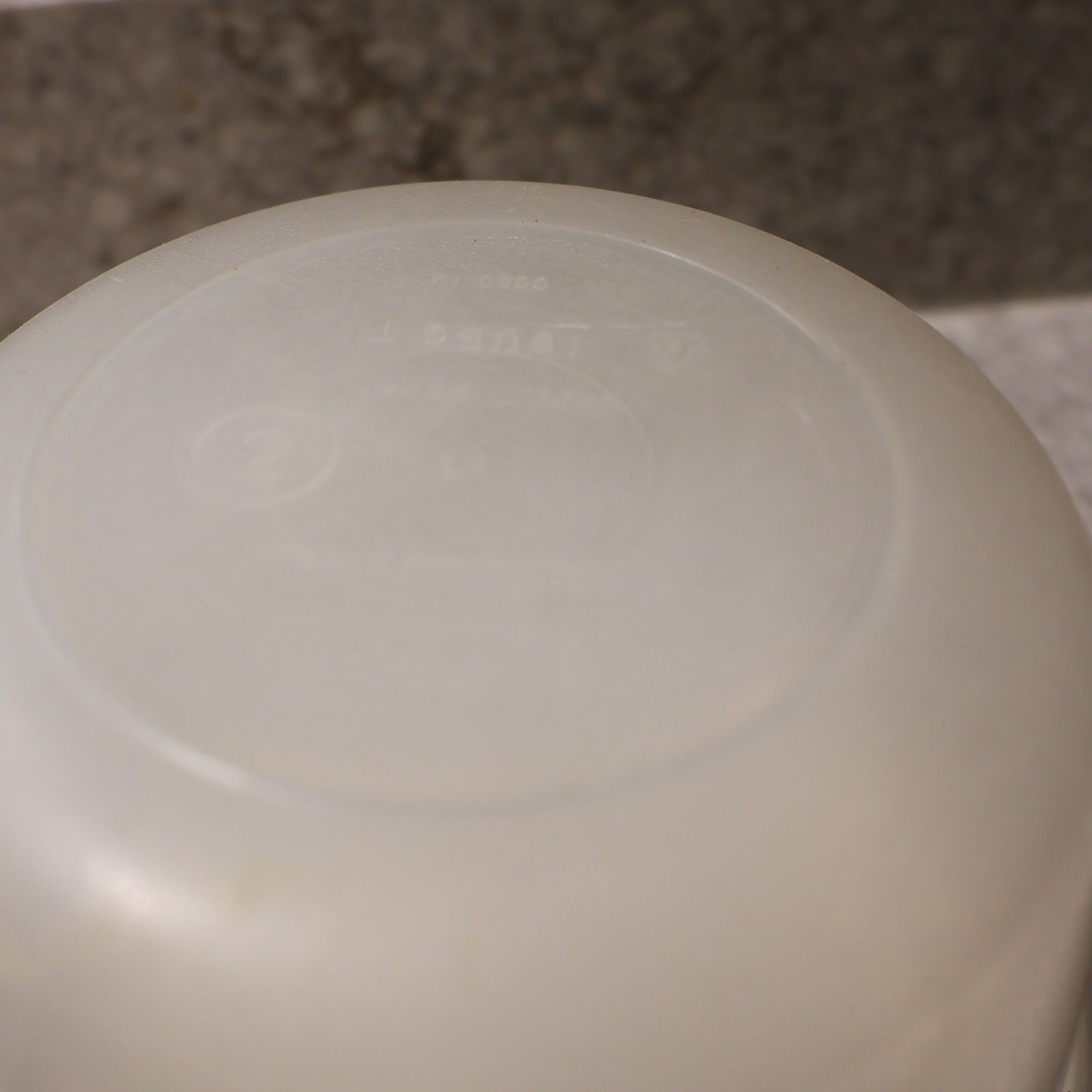 VTG Rubbermaid Servin Saver Round #3 Container Sheer w Almond Lid 6cup