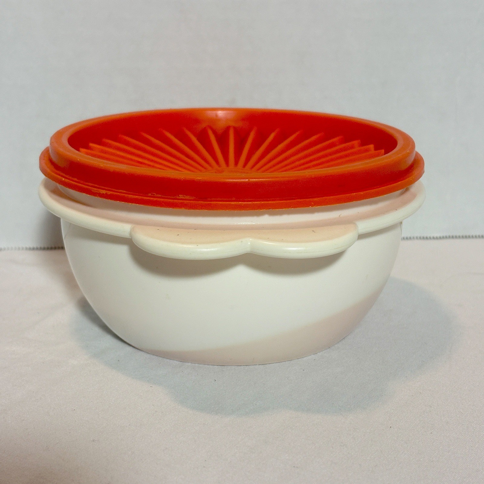 Vintage Tupperware Servalier Bowl 16oz White Orange Sunburst Lid 500ml Retro