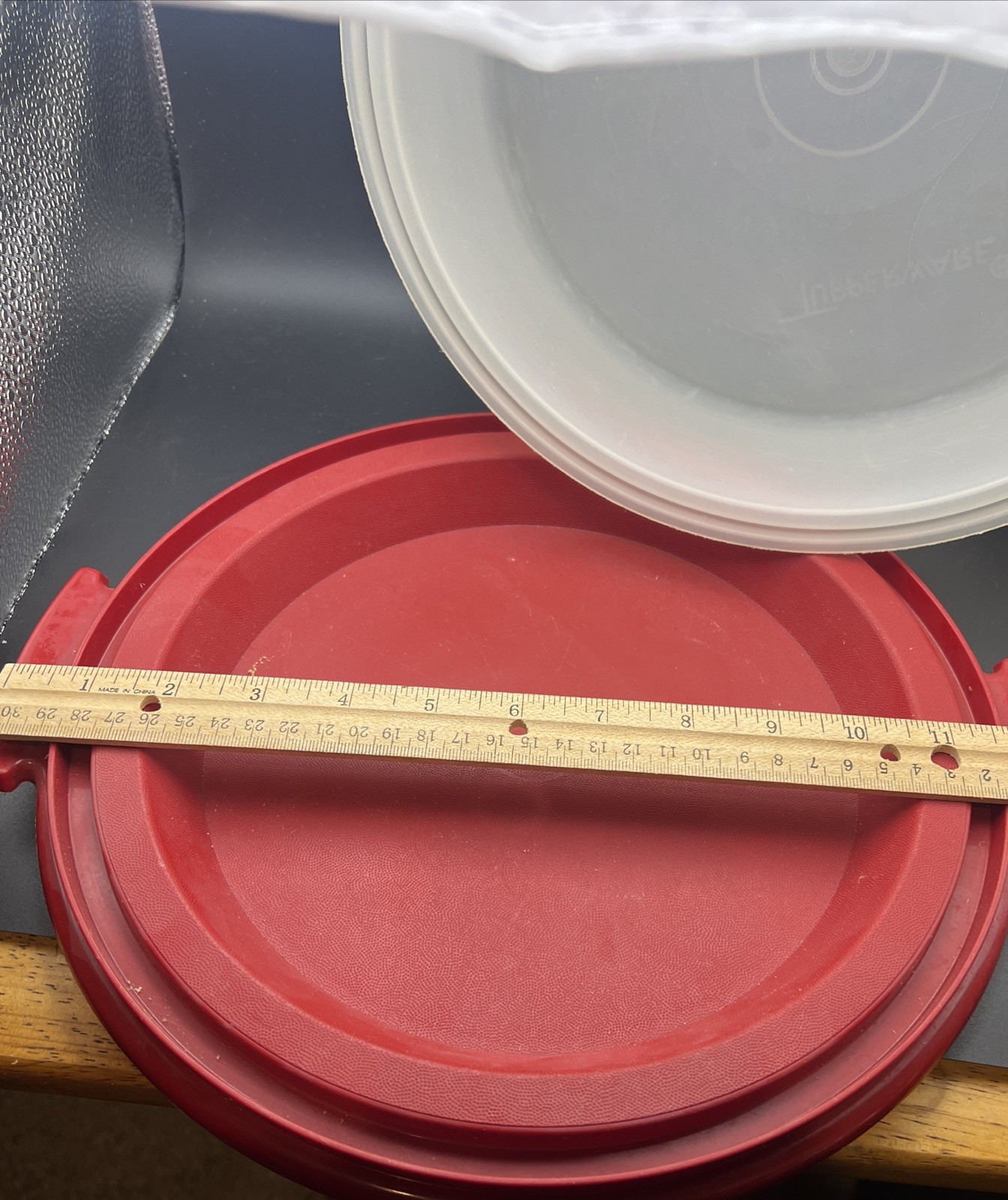 Vintage Tupperware Cake /Pie /Cupcake Keeper Red