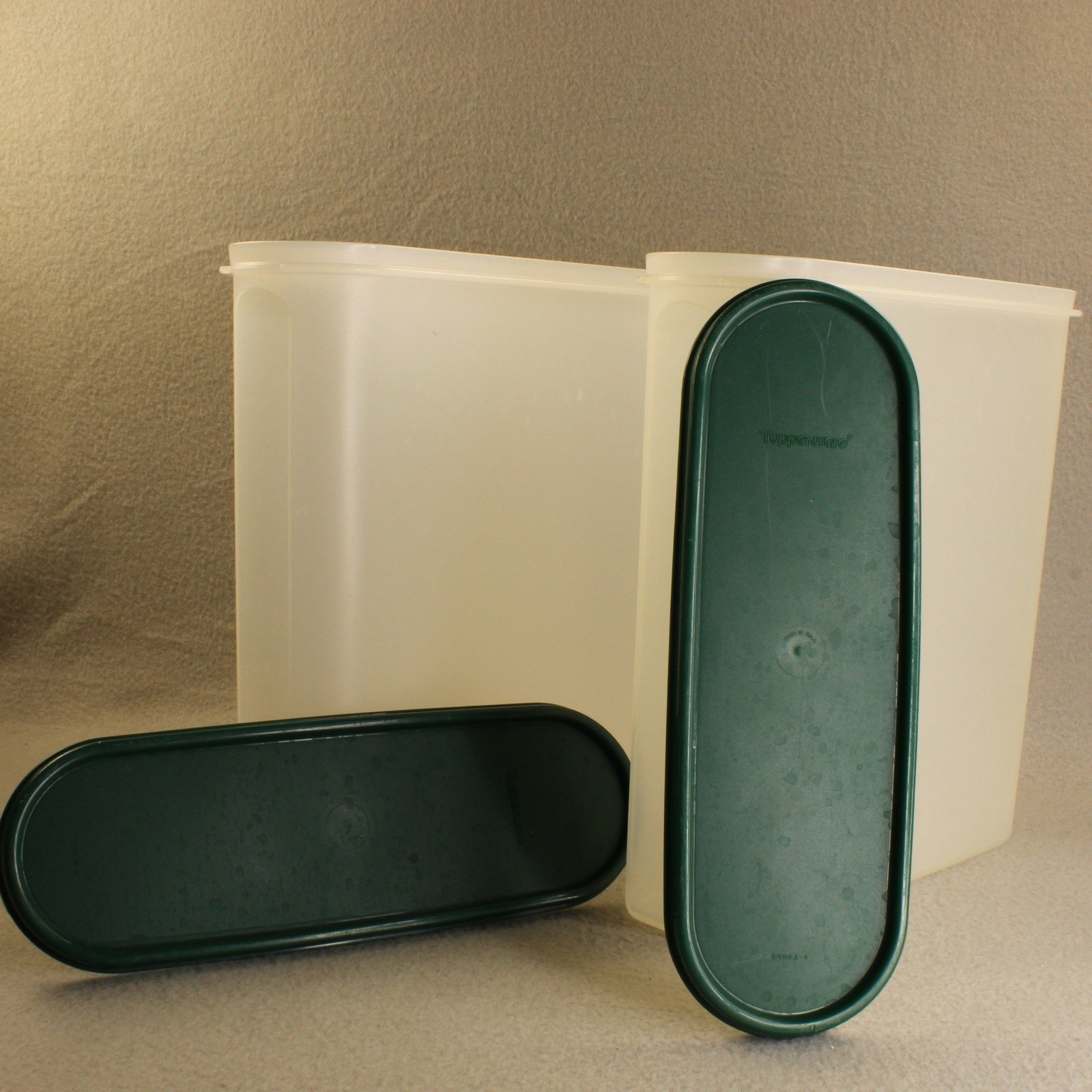 Tupperware Modular Mates Super Oval 4 Set of 2 Green Lid Excellent Food Storage