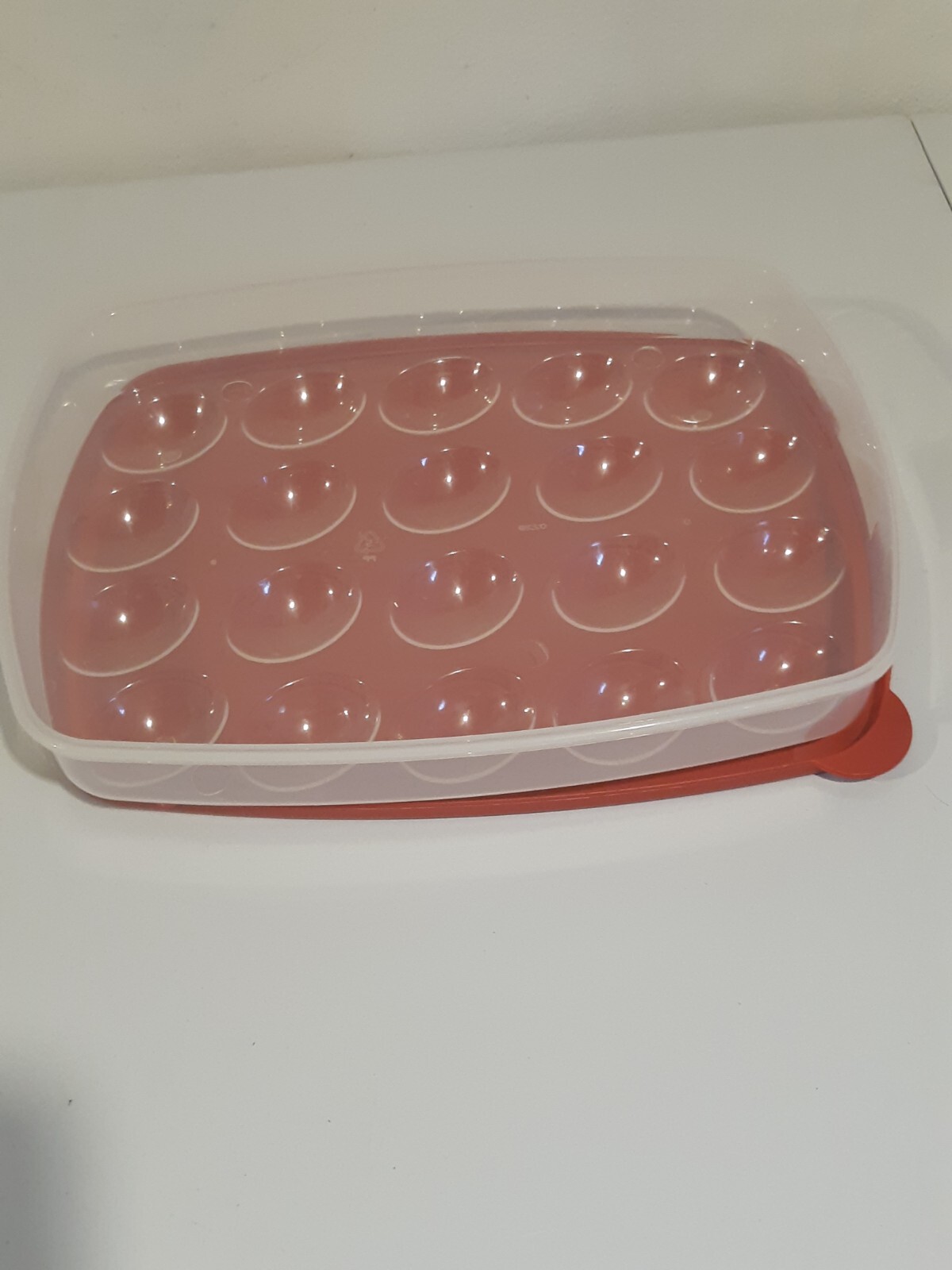 Rubbermaid Deviled Egg Container #0070 Sheer w/ Red Lid #7, Holds 20 eggs VTG