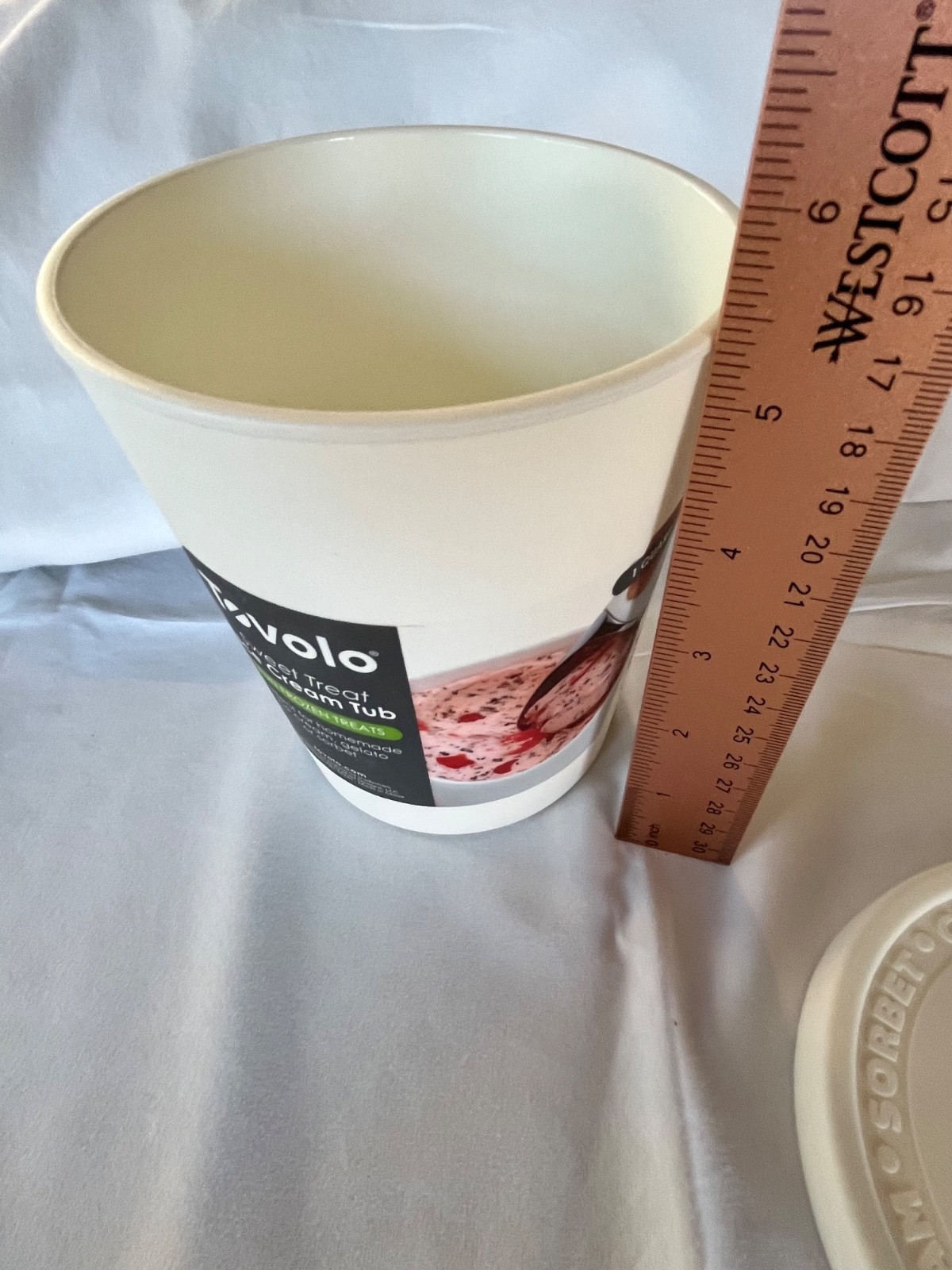 Tovolo 1 Quart Ice Cream Gelato Sorbet White Tub with Red Lid