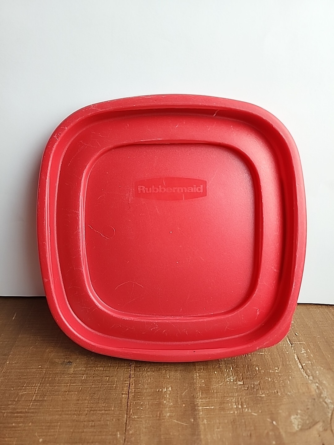 Rubbermaid Easy Find Replacement 7J64 Red Food Container Lid 6 1/2″