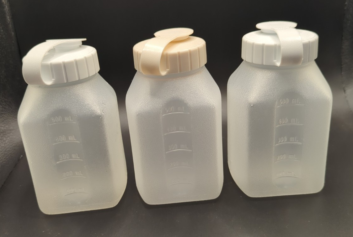 Lot of 3 -Rubbermaid One Pint 0229 Drink Bottles Servin Saver Flip Top Lids 2464
