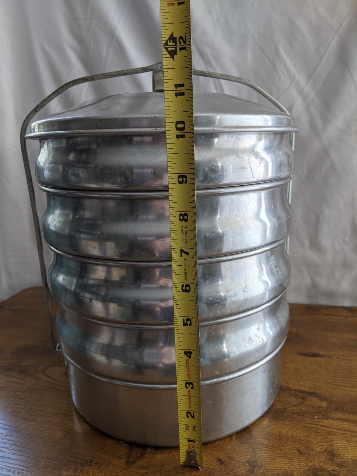 Vintage Regal Aluminum 5 Compartment Picnic Pack Cupcake Holder RV Storage