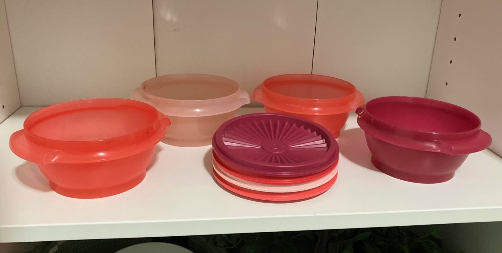 Tuppperware Heritage Collection Sety of 4 Pink 11.5 oz Containers