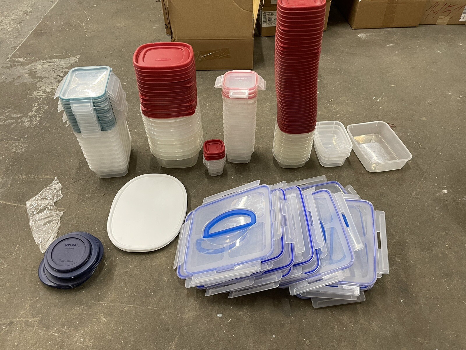 Lot of 49 Lock & Lock Food Storage Containers Plastic + 91 Covers free Shipping