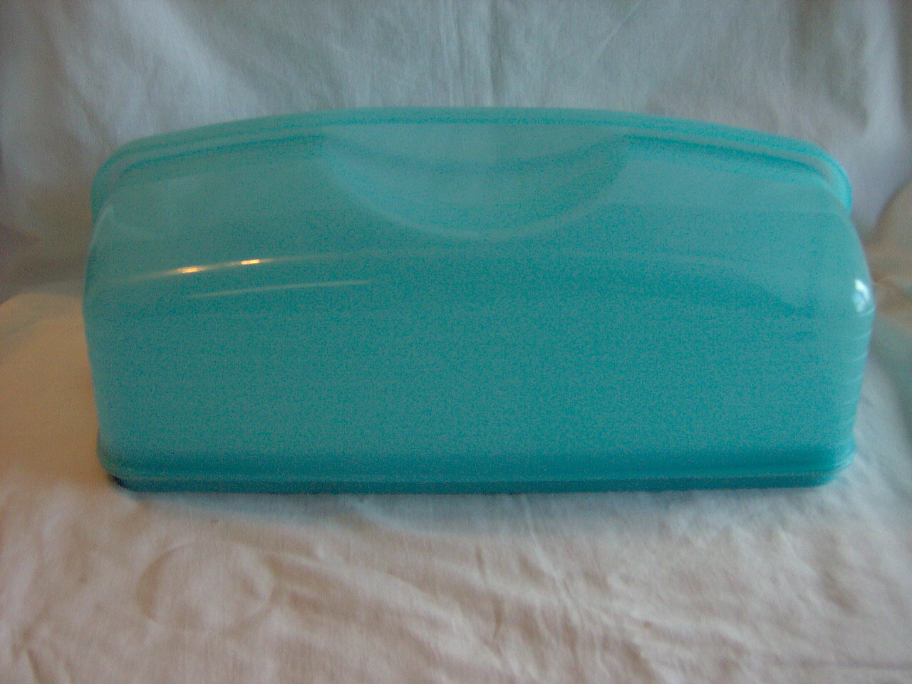 TUPPERWARE RECTANGLE CAKE CUPCAKE TAKER KEEPER SAVER CONTAINER #1361 Lock Handle