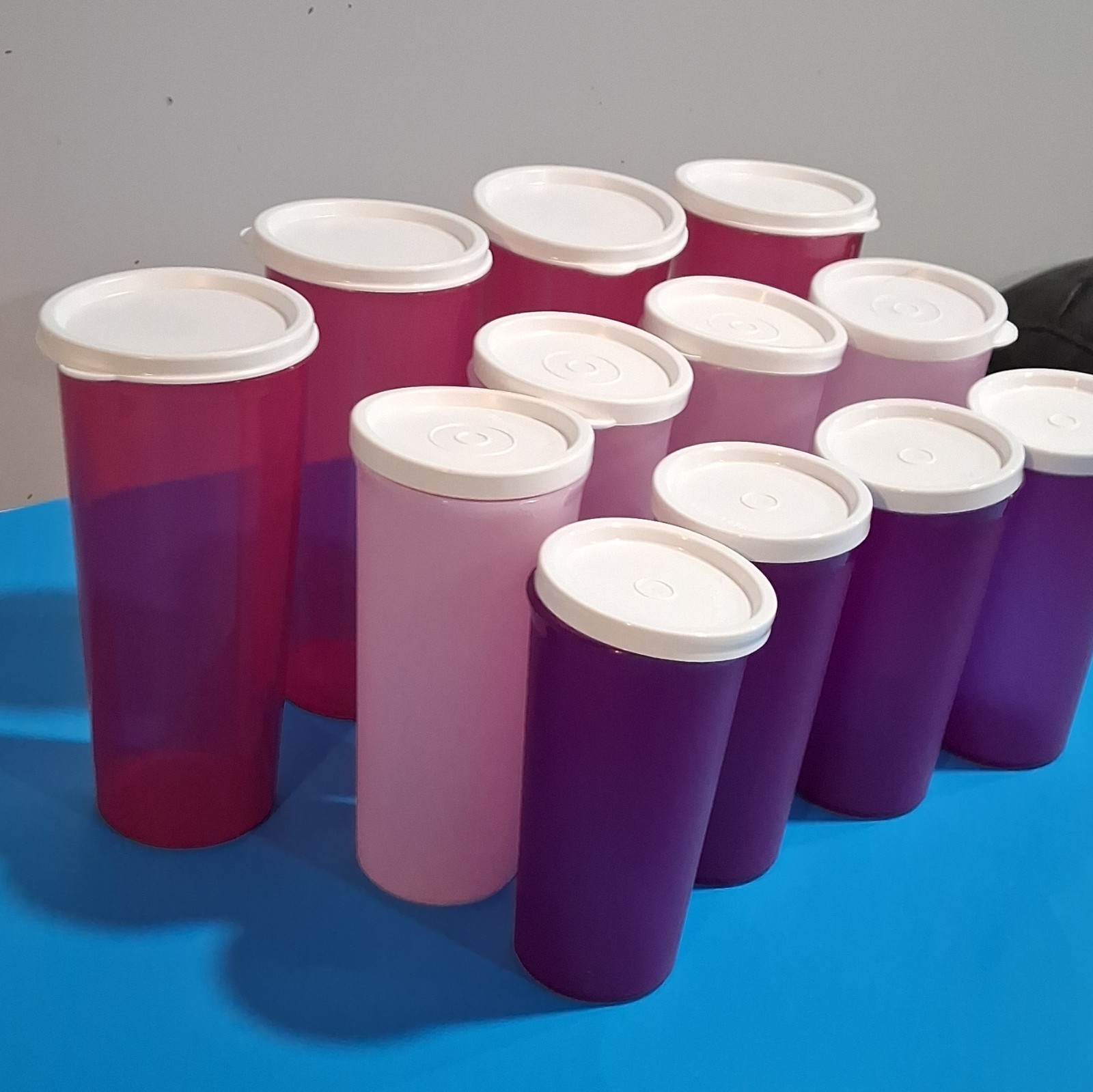 Tupperware 15 oz Stackable Tumblers Pink/Purple w/ White Snap Lids Set of 12