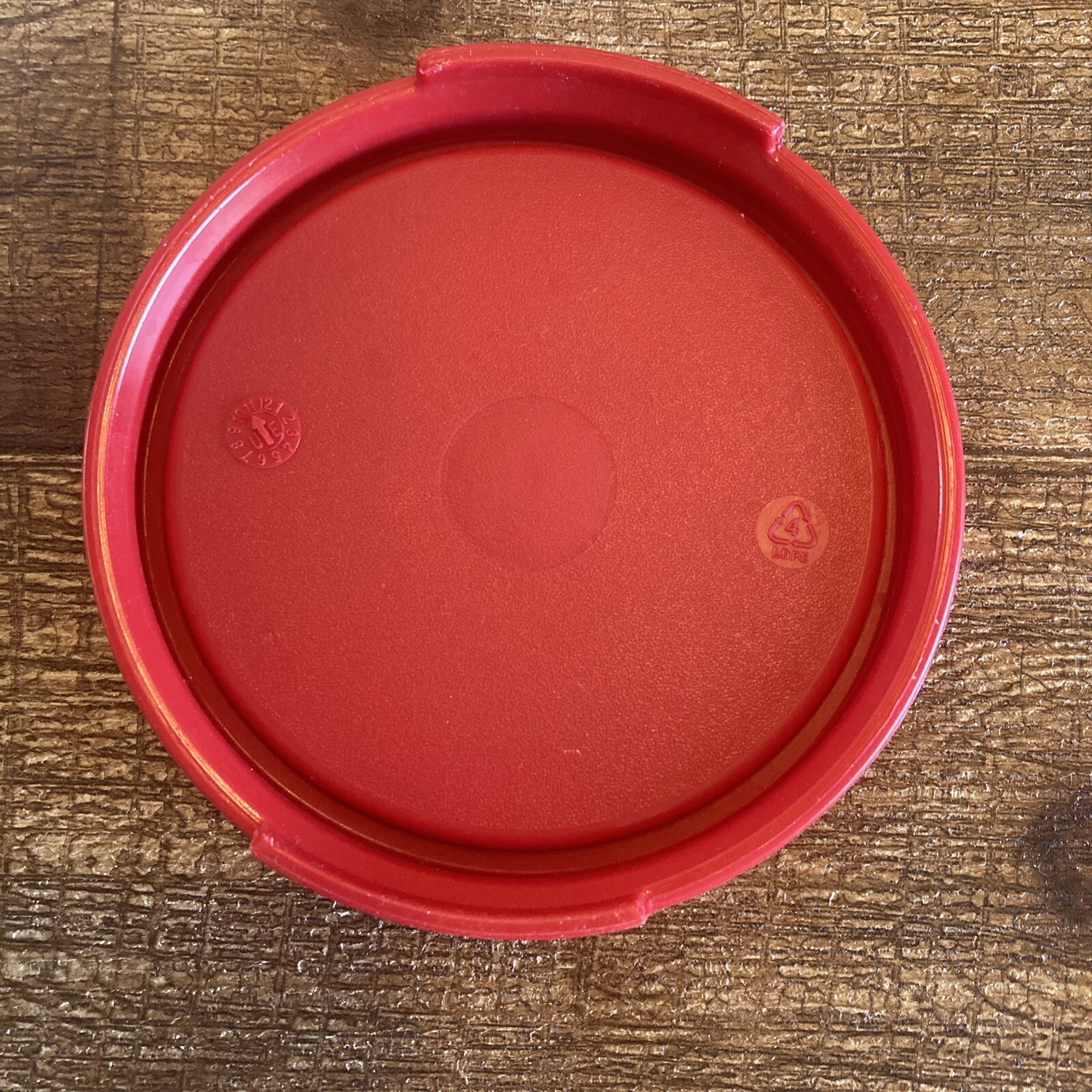 Tupperware Spaghetti Keeper- Red Seal