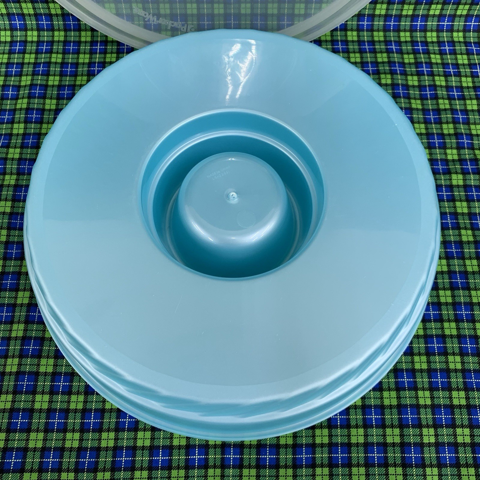 Packerware Green Chips & Dip Veggie Tray with Clear Lid Serving Bowl 13″