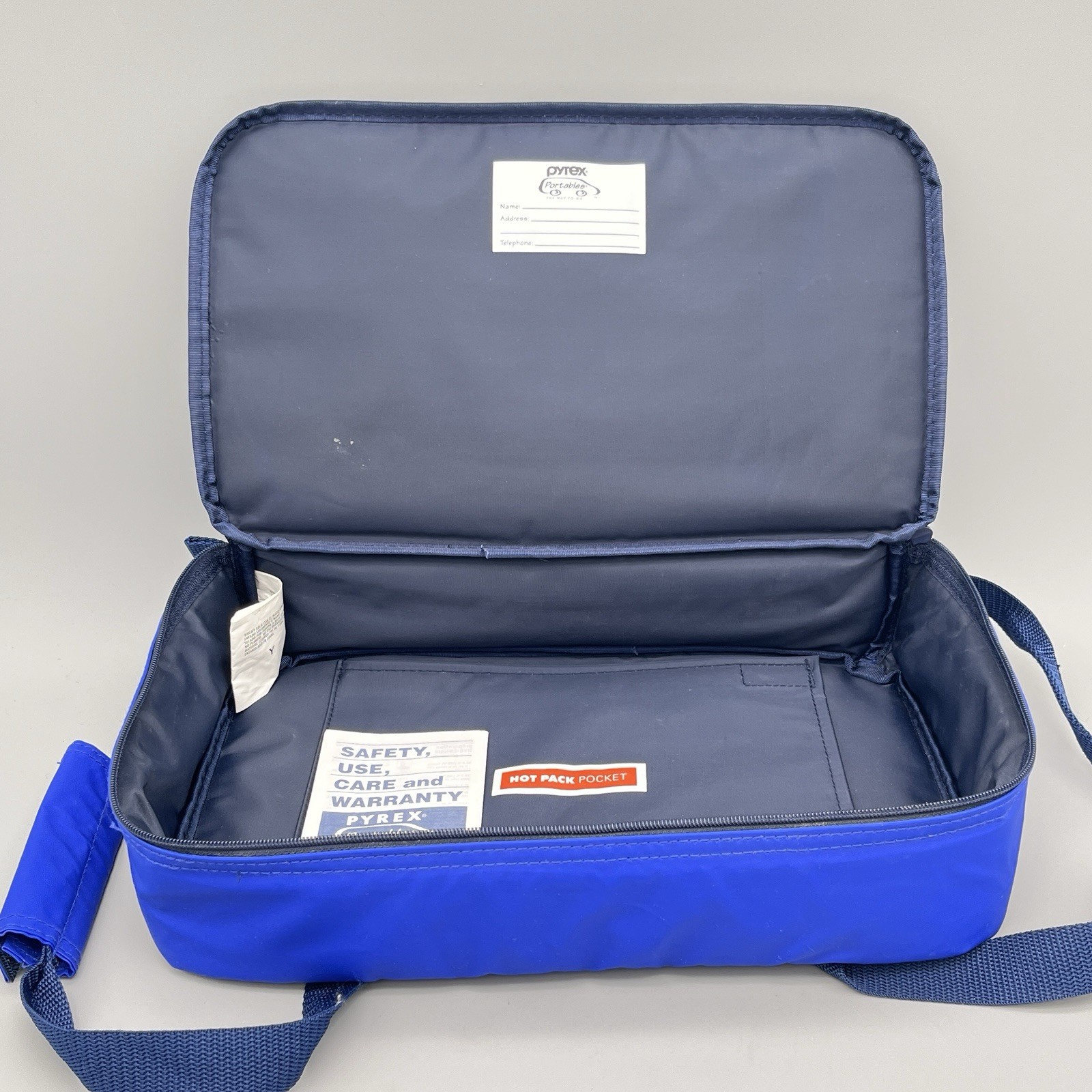 Pyrex Portables The Way to Go Blue Handled 14″x8″ Insulated Carrying Case