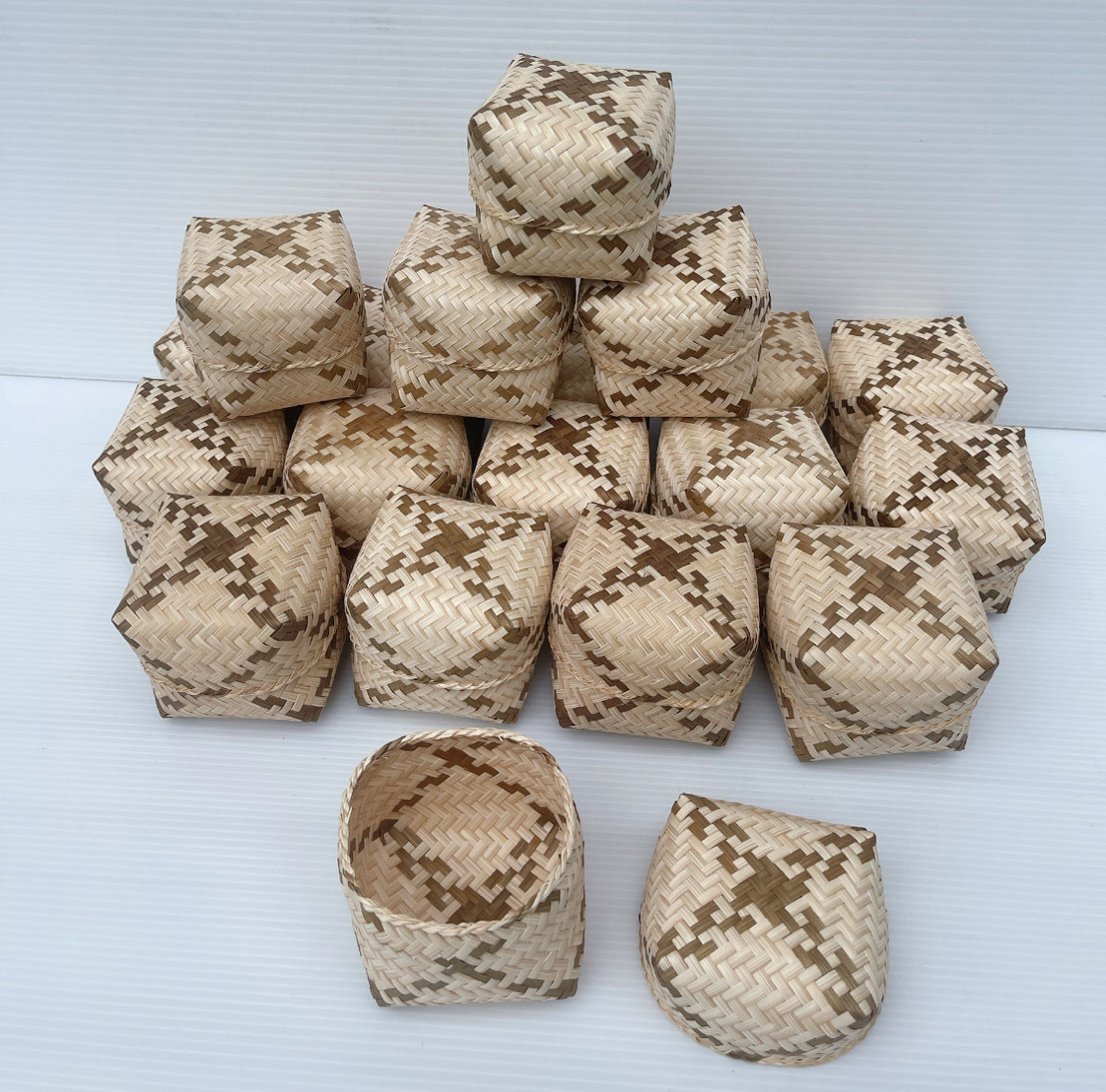 Vintage Thai Handicraft Kratip Sticky Rice Small Bamboo Serving Basket 3″ X 100