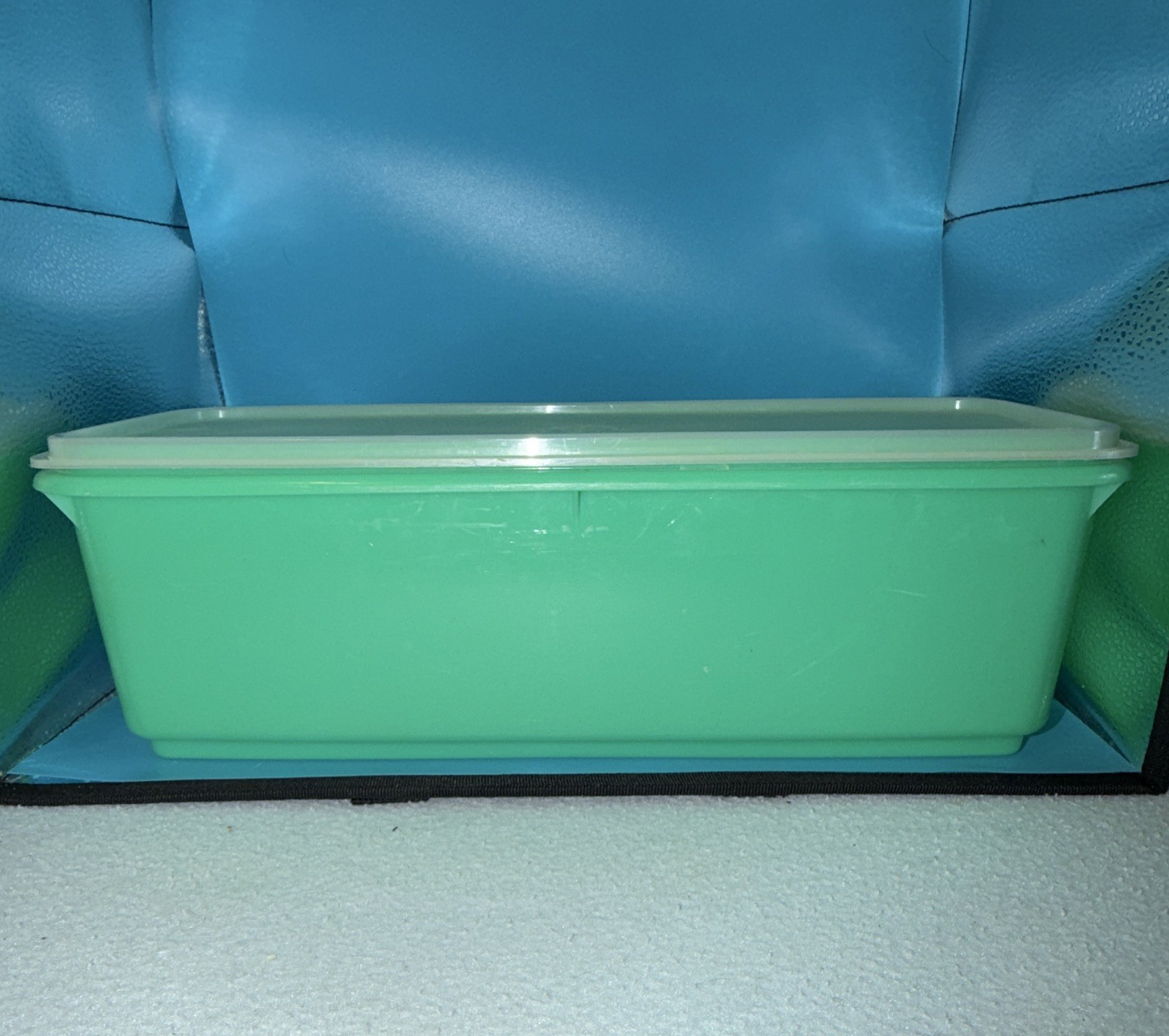Green/Beige Plastic Rectangle Food Storage Container 8.5 Cup Snap Lid 2pc Set
