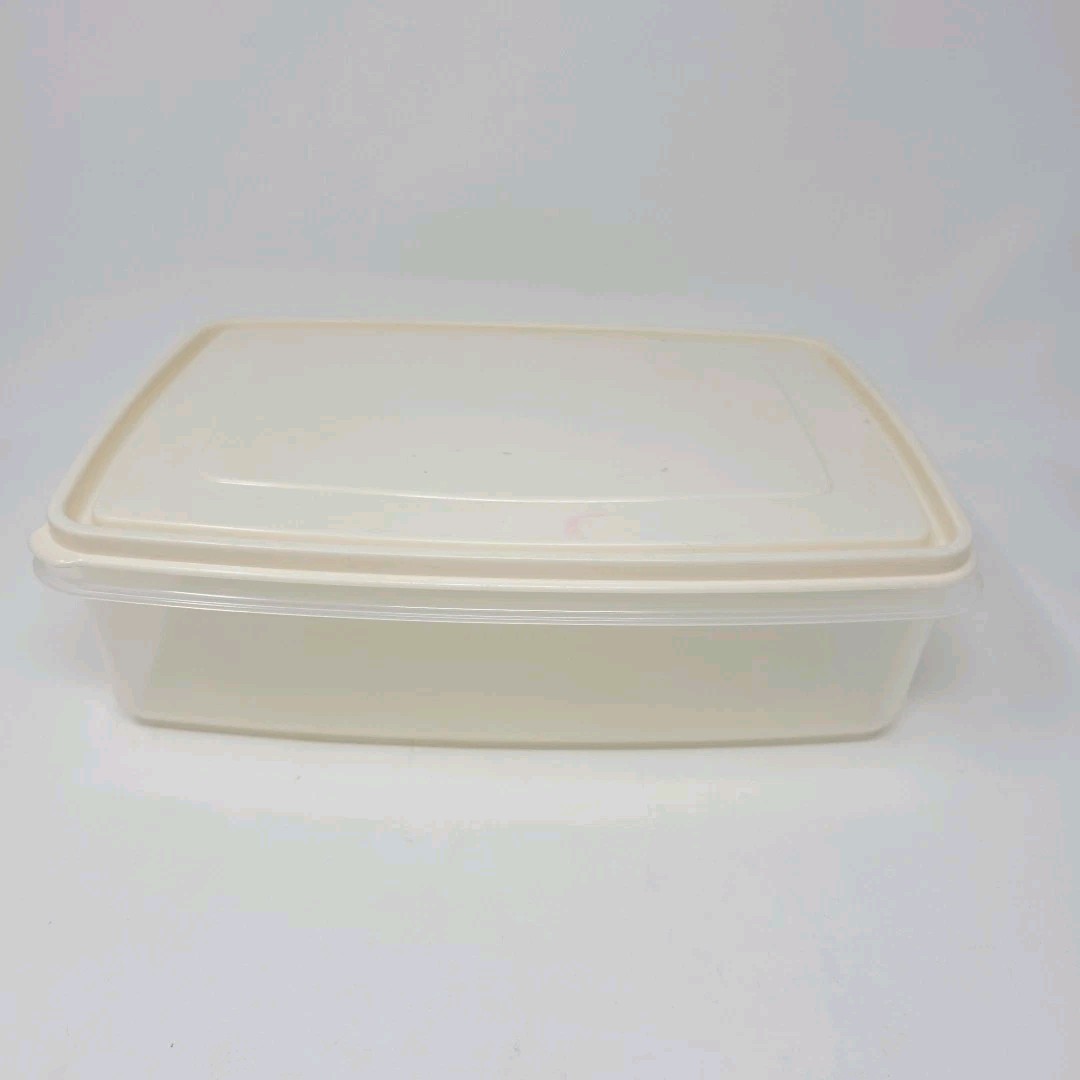 Rubbermaid Vtg Servin Saver #7 0005 0006 Rectangle 17 Cup Sheer Almond Lid 13×9