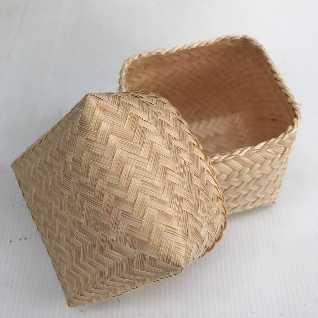Vintage Thai Handicraft Kratip Sticky Rice Small Bamboo Serving Basket Size3″X3″