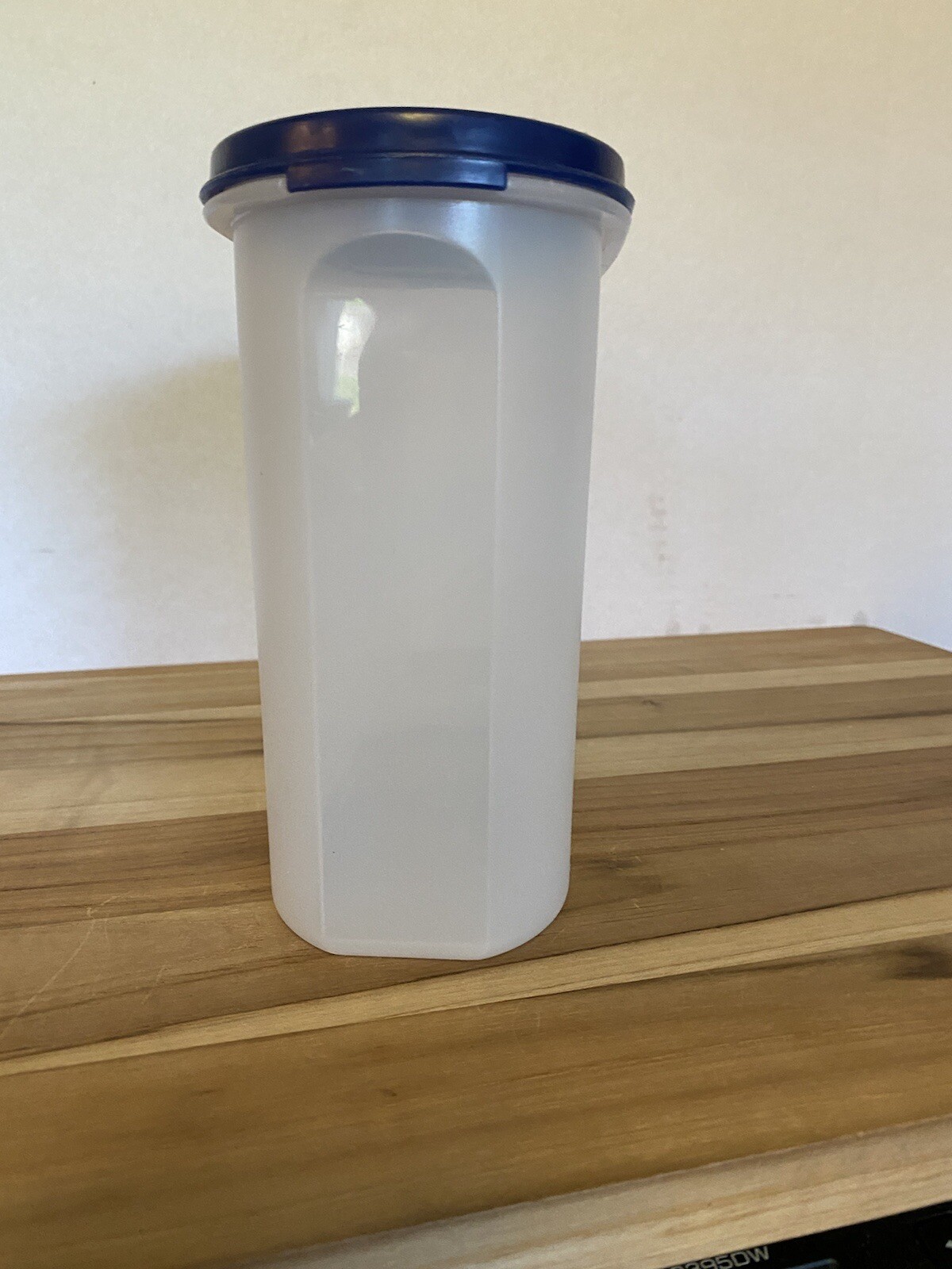 Tupperware Oval 3 Modular Mates 7 1/4 Cups with Dark Blue Flip Top 1617/1613