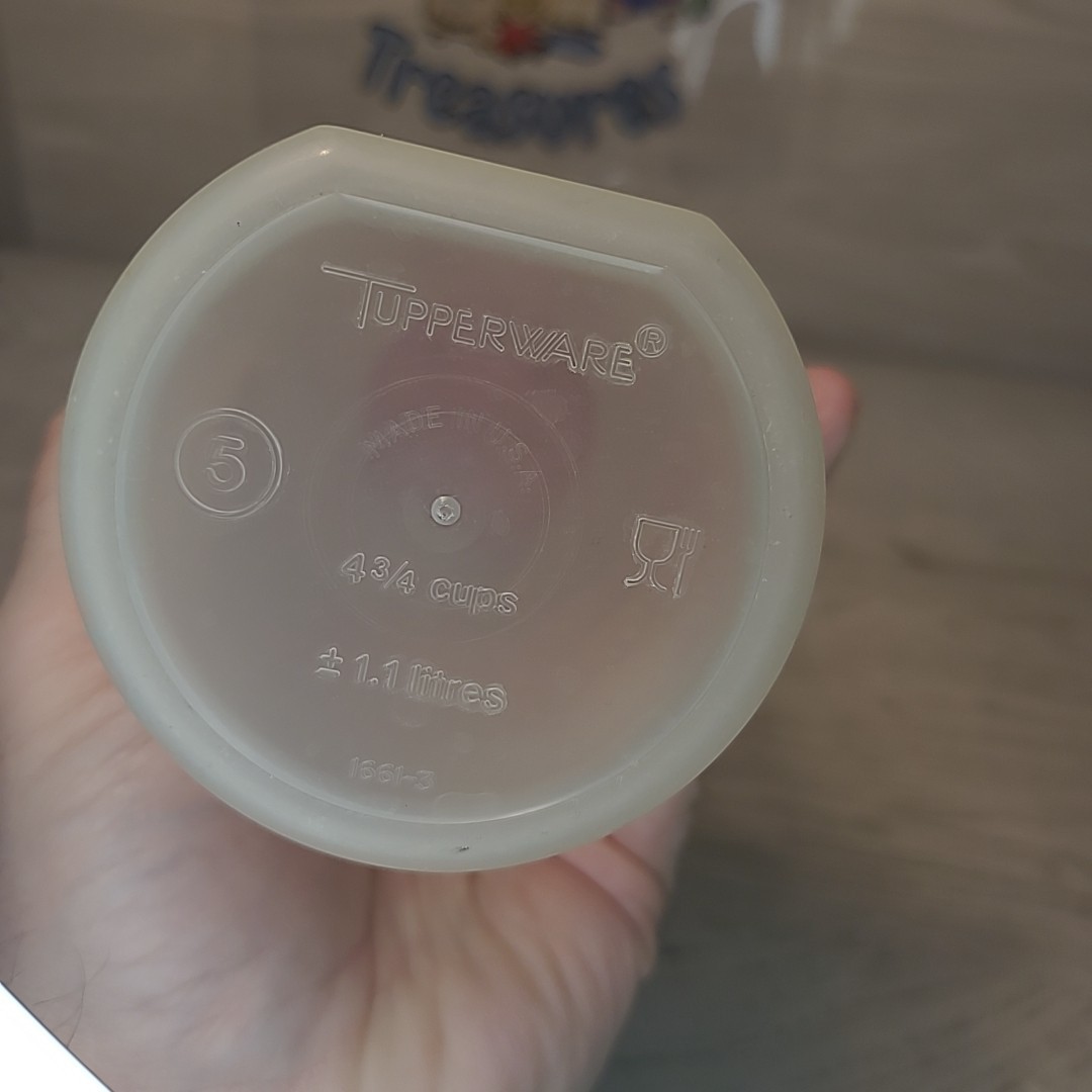 Tupperware Spaghetti Keeper 1661-3 Clear Pasta Container + Red Lid 1912-7 Used