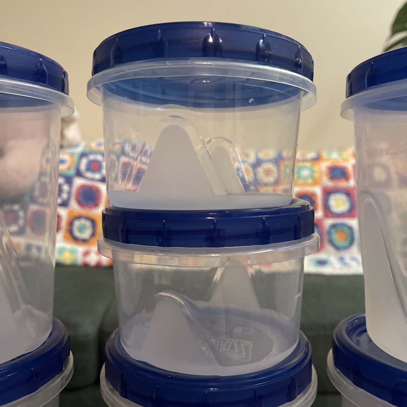 7 Ziploc Twist ‘n Loc Med Round 1 Qt/32 Oz/4Cup Containers & Lids Sm 8oz/2cup