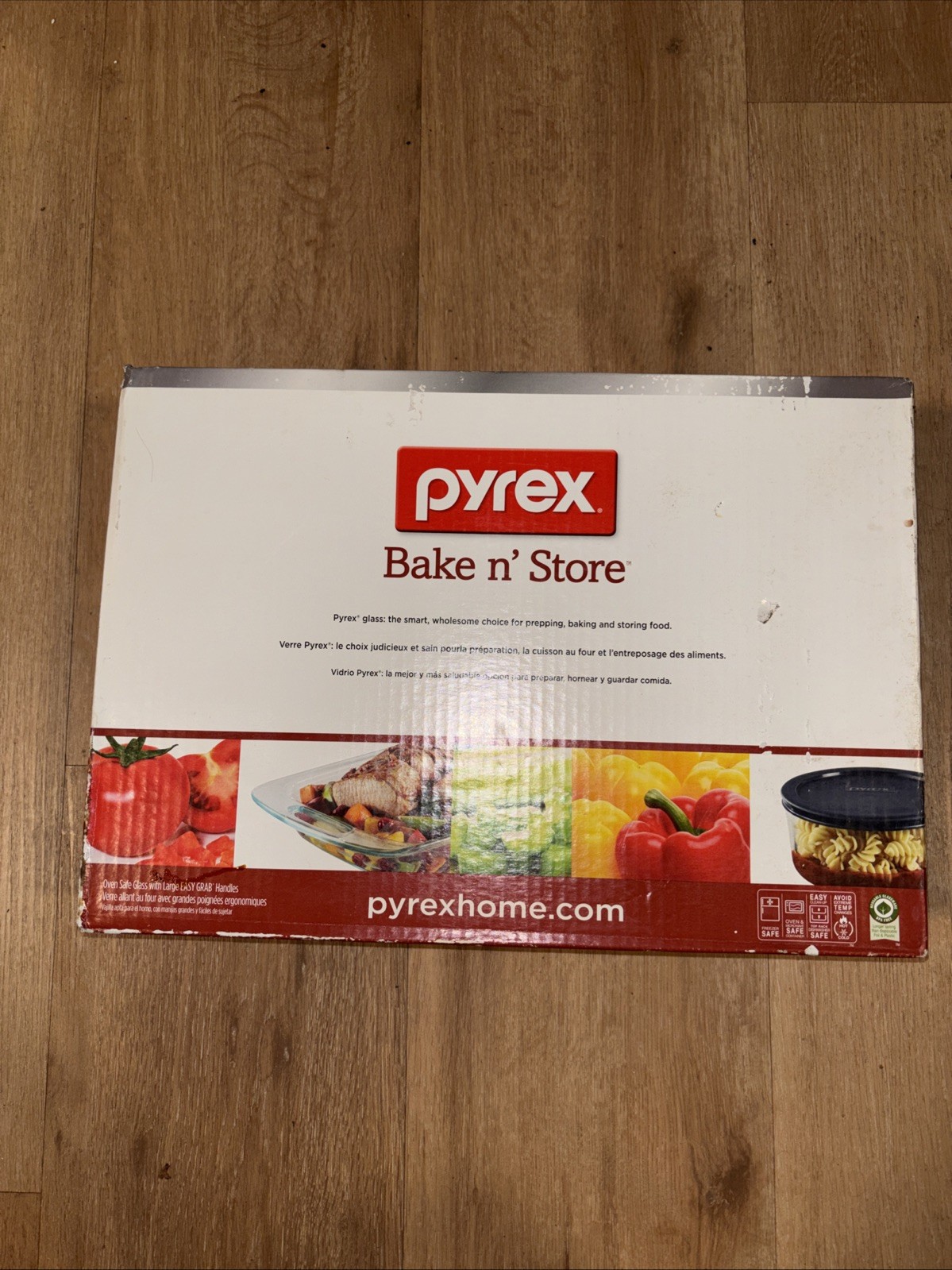 NEW Pyrex Bake n’ Store Eight Piece Set With Lids Brand New￼
