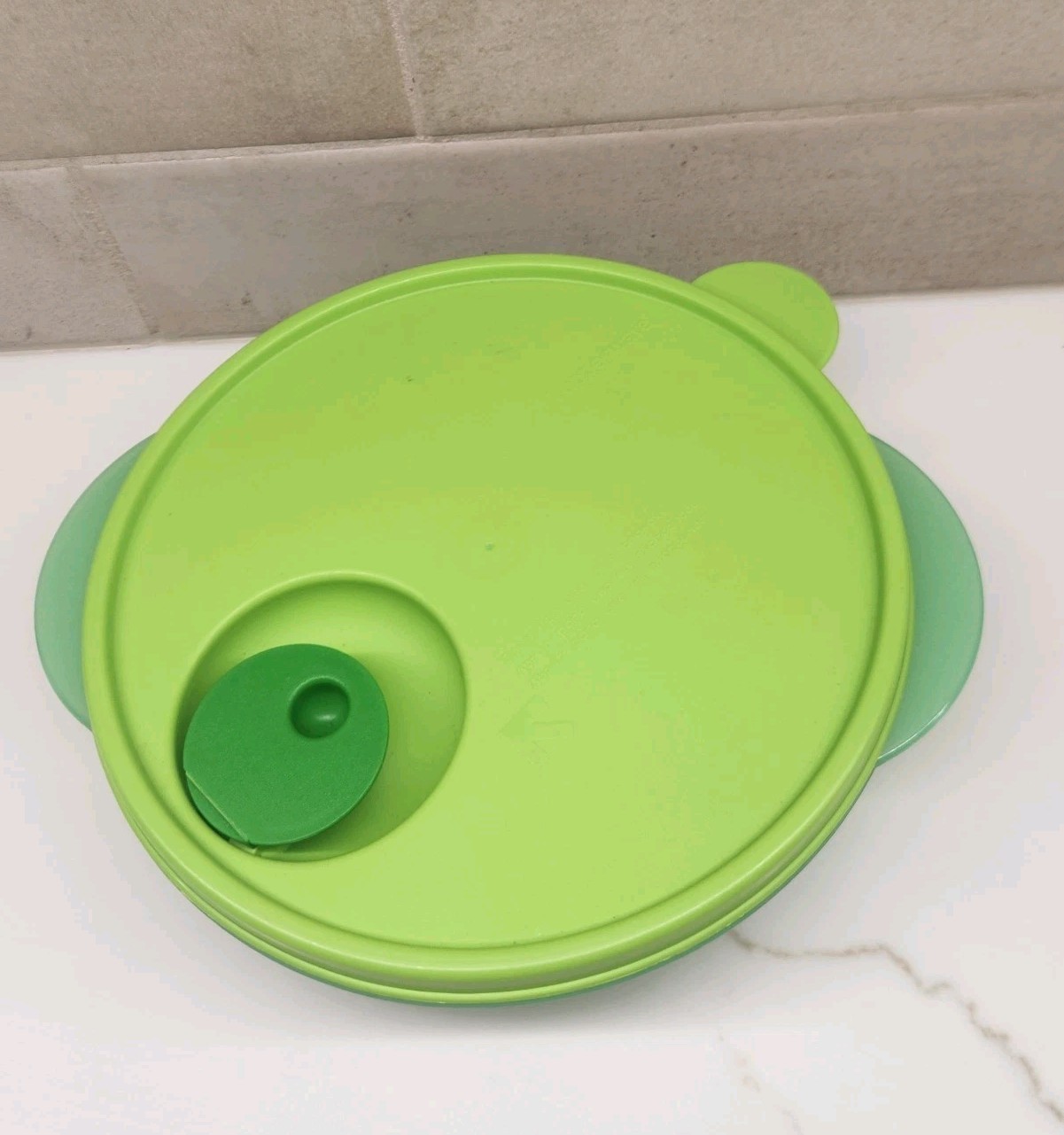 Tupperware CrystalWave Lunch N Dish with cold Cup Green New