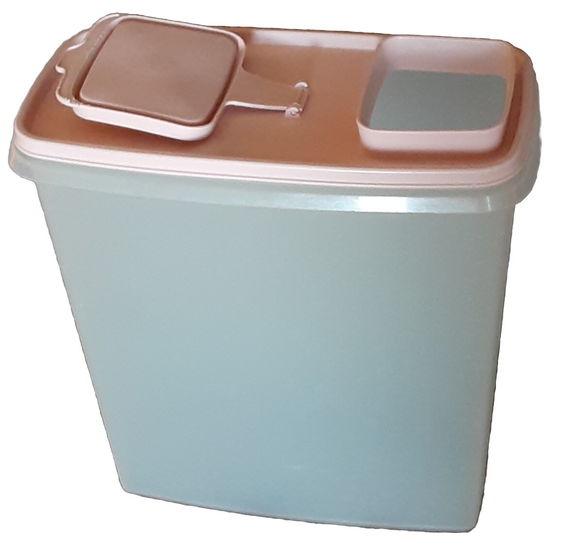 Tupperware Cereal Keeper 20 Cup Pink Lid 1588 10 x 9 x 4.5 Inches Vintage