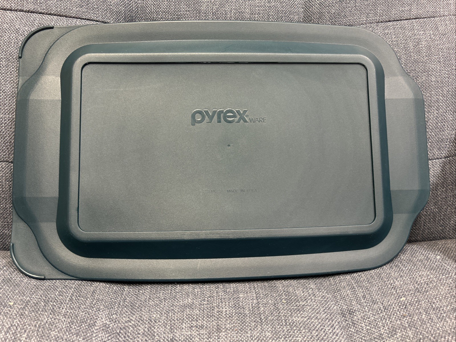 Pyrex 233-PC Plastic Baking Dish Lid Cover pyrexware dark hunter green 10”x15”