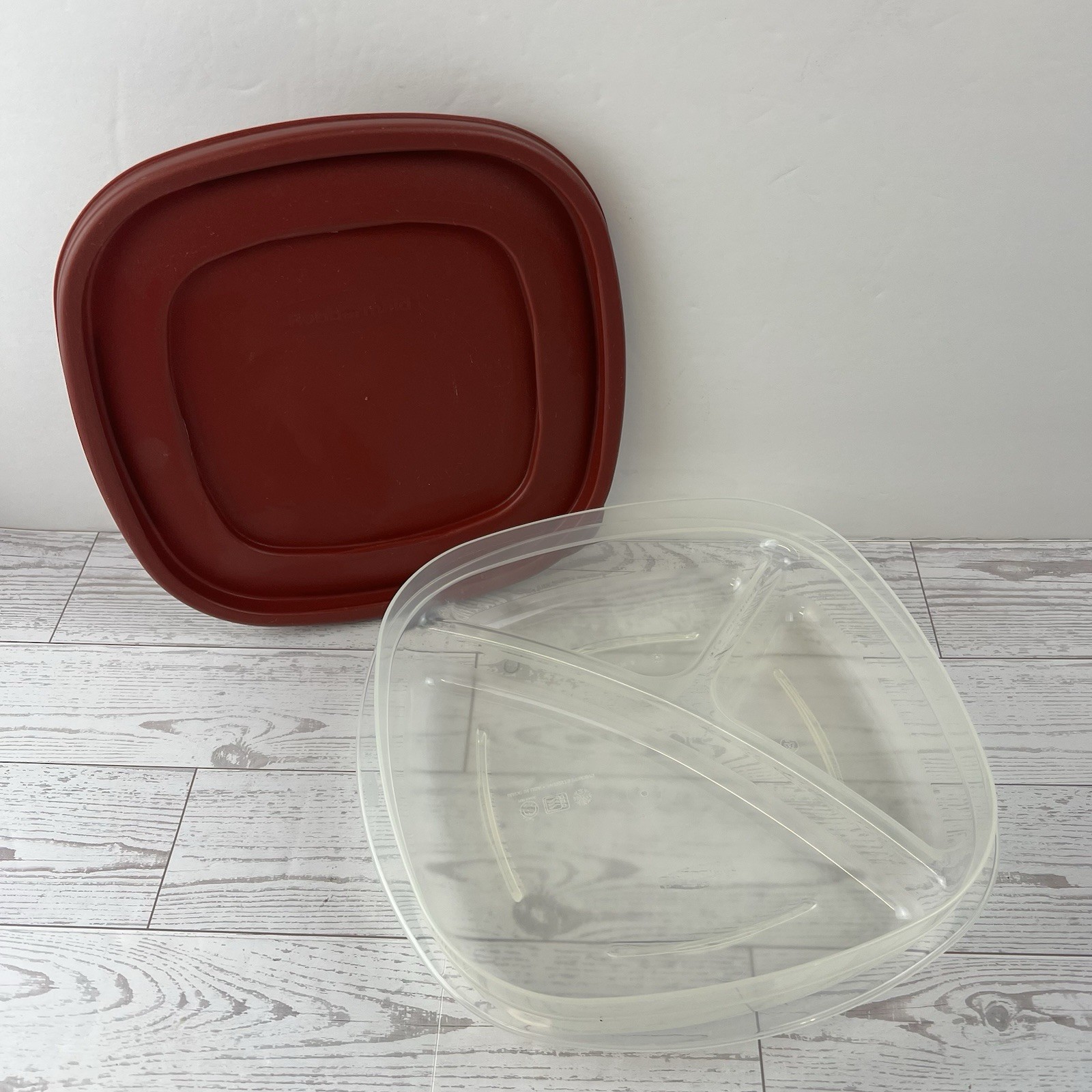 Rubbermaid Divided 3 Compartment Container Plate #7K74 & Lid #7J70 Meal Prep