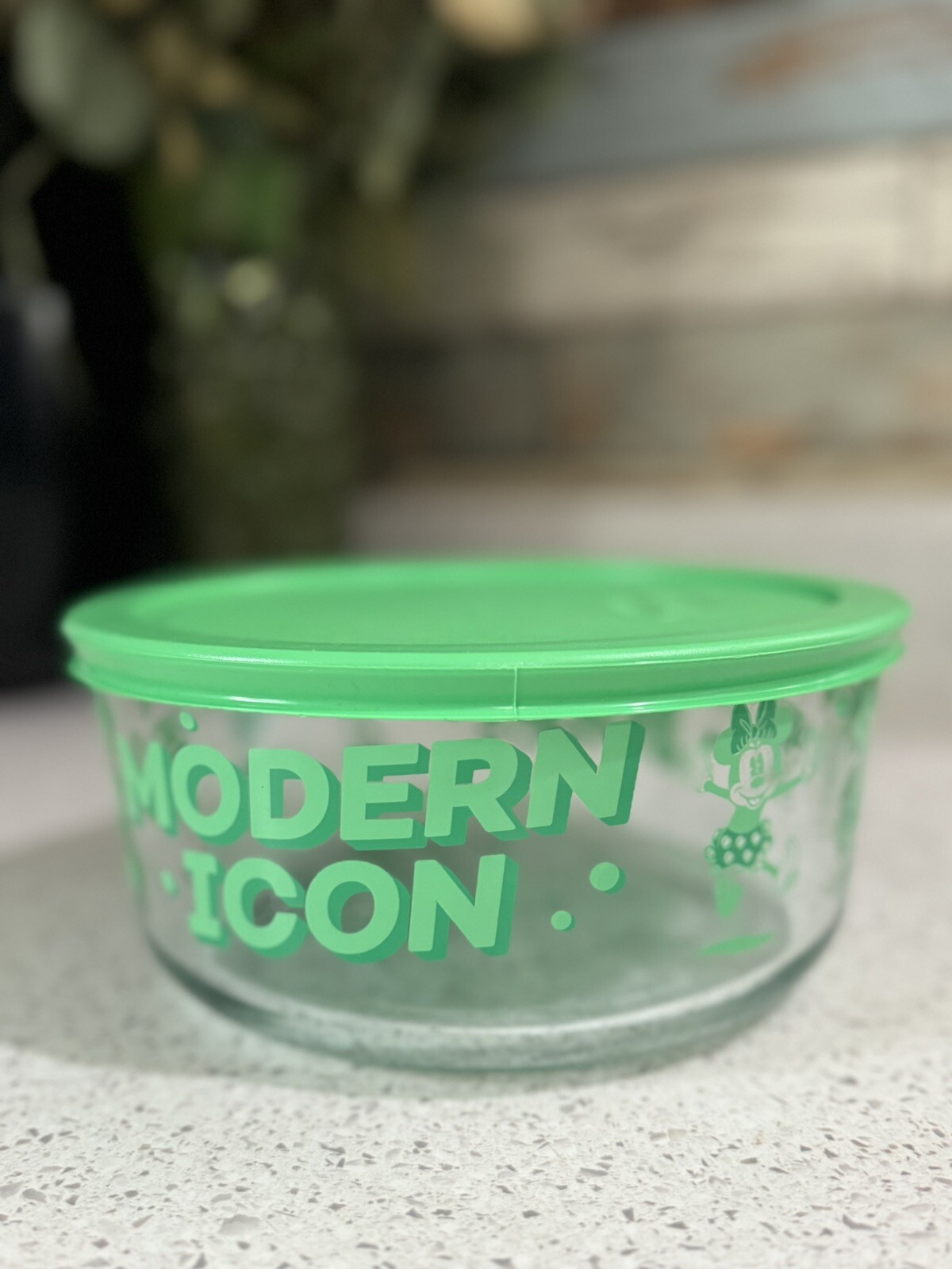 Pyrex Disney Minnie Mouse Glass Food Storage Bowl Green Modern Icon w/ Lid