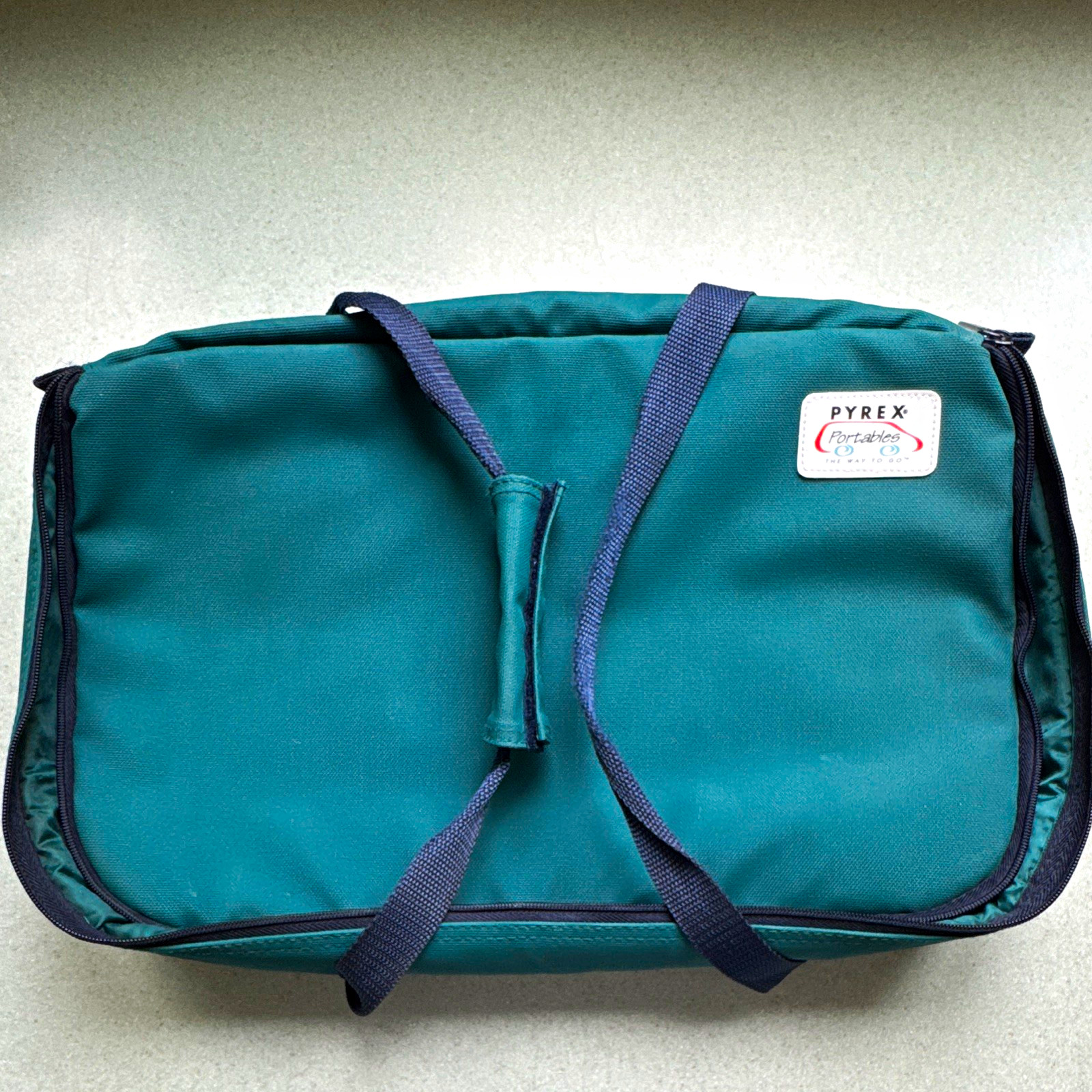 Pyrex Portables The Way To Go Insulated Zipper Handle Carrier Bag Green