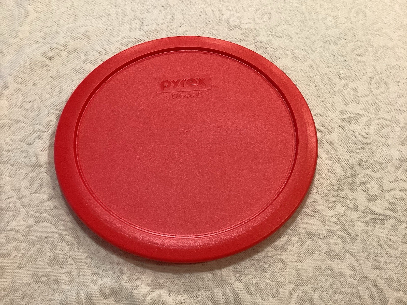 Lot Of 8 Pyrex Covers Red 7200 (4) 7402 (1) 7211 (1)Blue 7202 (1) Orange 323 (1)
