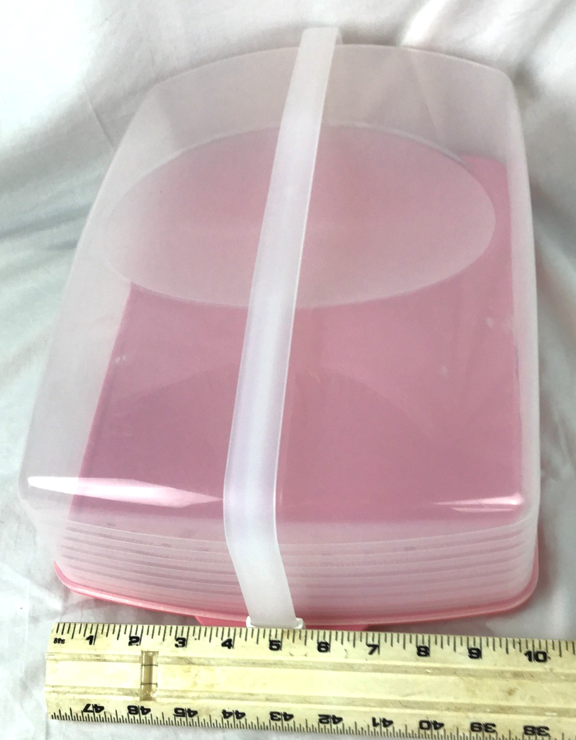 Tupperware Cake Taker Cupcake Pink Base Rectangle Easy Open Handle 3861A-1