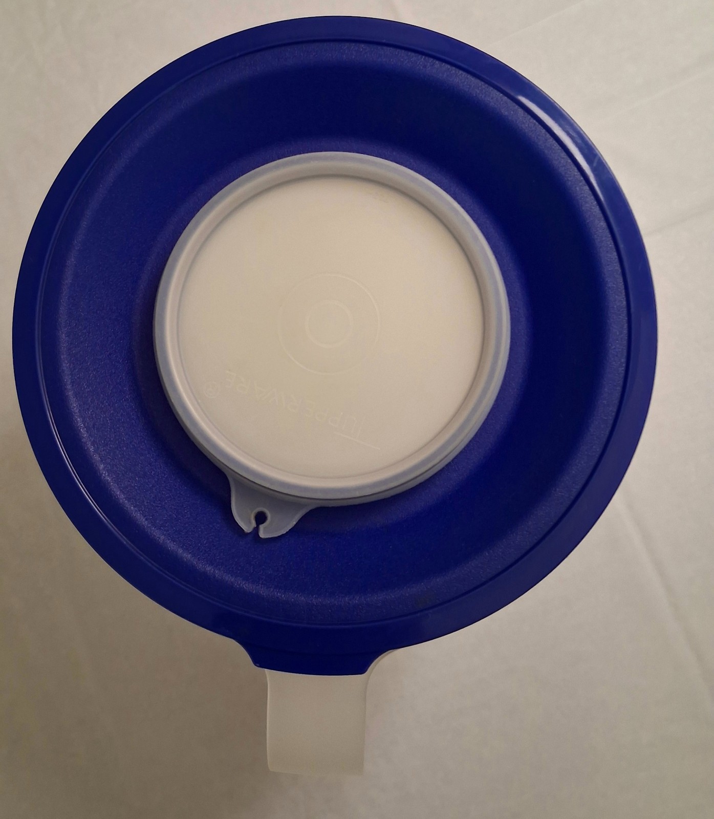 Vintage Tupperware Batter Bowl Pitcher with Lid | Retro Mixing Bowl 64 Oz 8 Cup