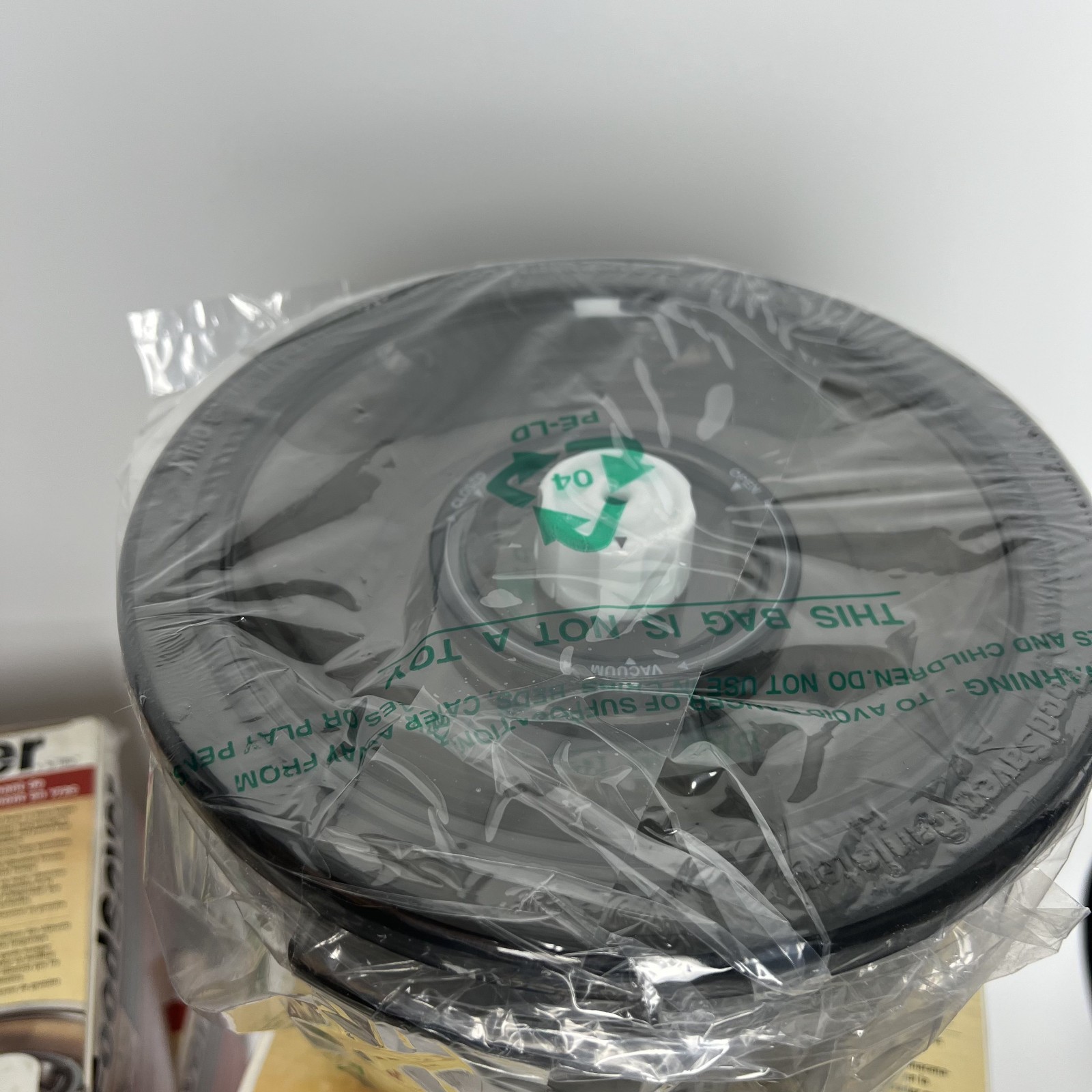 Food Saver by Tilia 2 & 4 qt Bulk Storage Canister Vacuum set New Old Stock