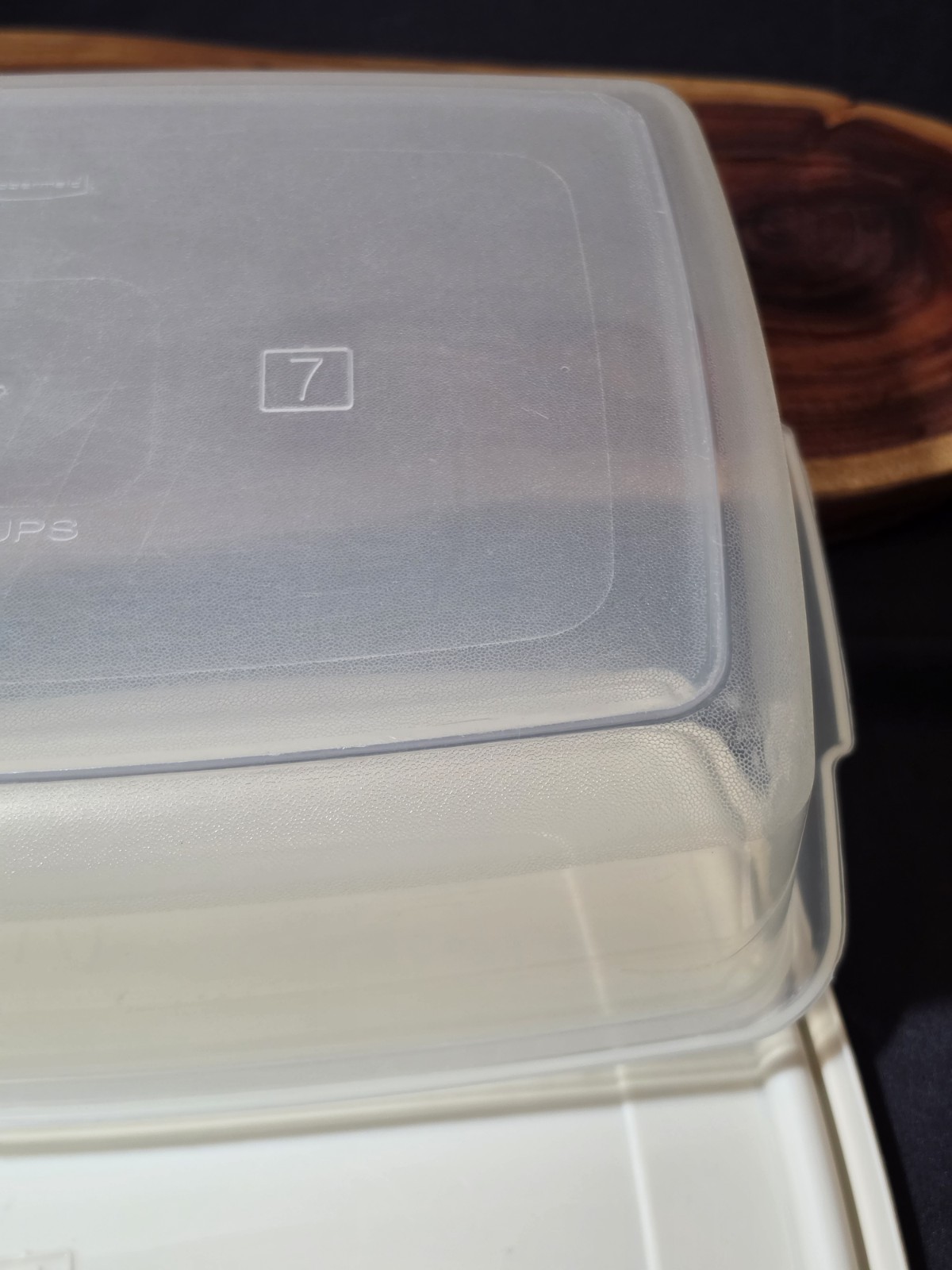 Vintage Rubbermaid Servin Saver #7 Rectangle 17 Cup Container Sheer w/Almond Lid